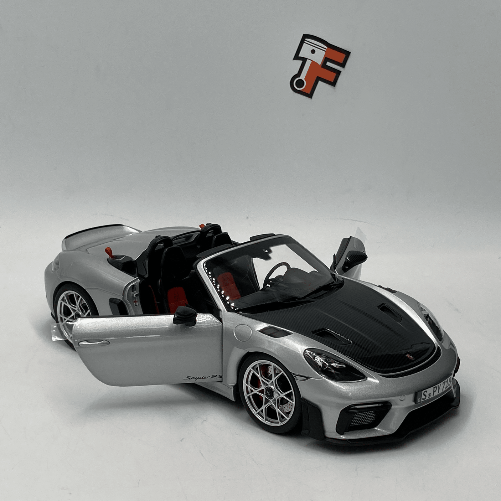 Miniature Porsche 718 Spyder RS Weissach Pack GT-Silbermetallic 2023 vendue en Suisse