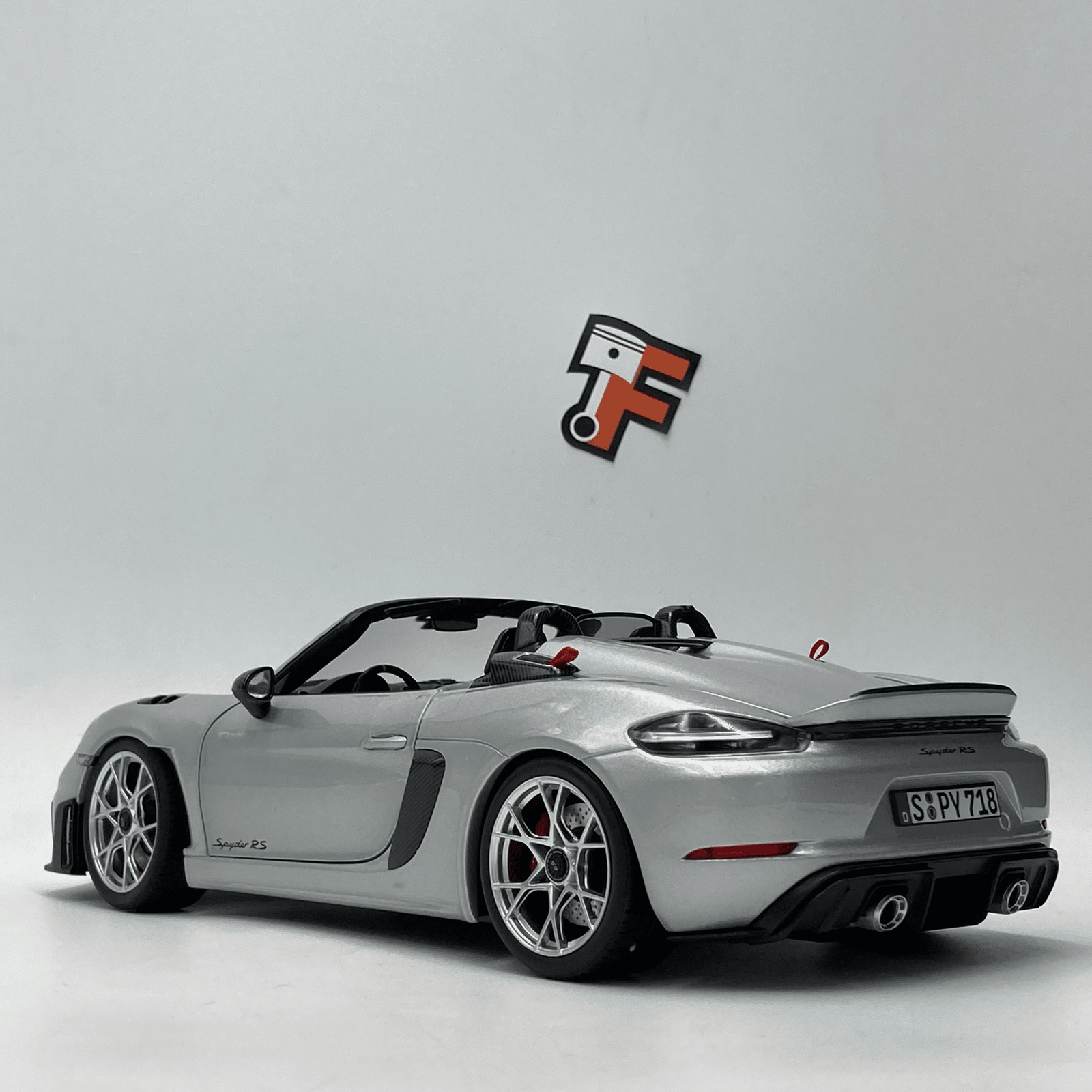 Miniature Porsche 718 Spyder RS Weissach Pack GT-Silbermetallic 2023 vendue en Suisse