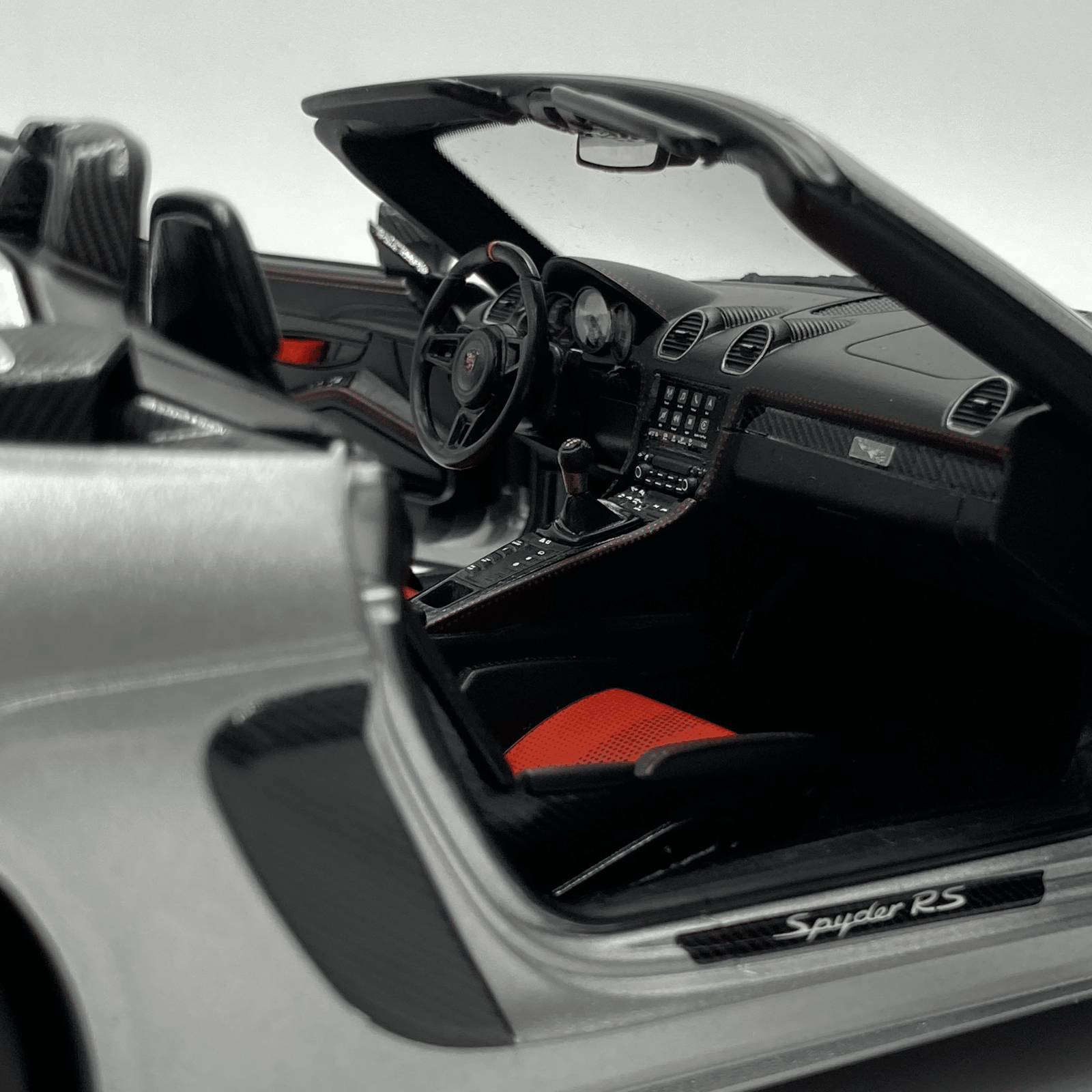 Miniature Porsche 718 Spyder RS Weissach Pack GT-Silbermetallic 2023 vendue en Suisse