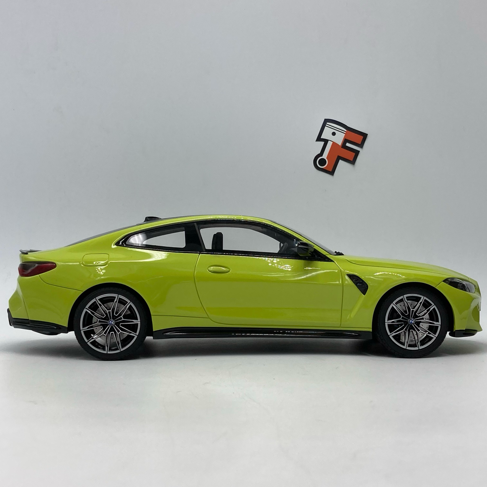 BMW M4 G82 Yellow – Image 2