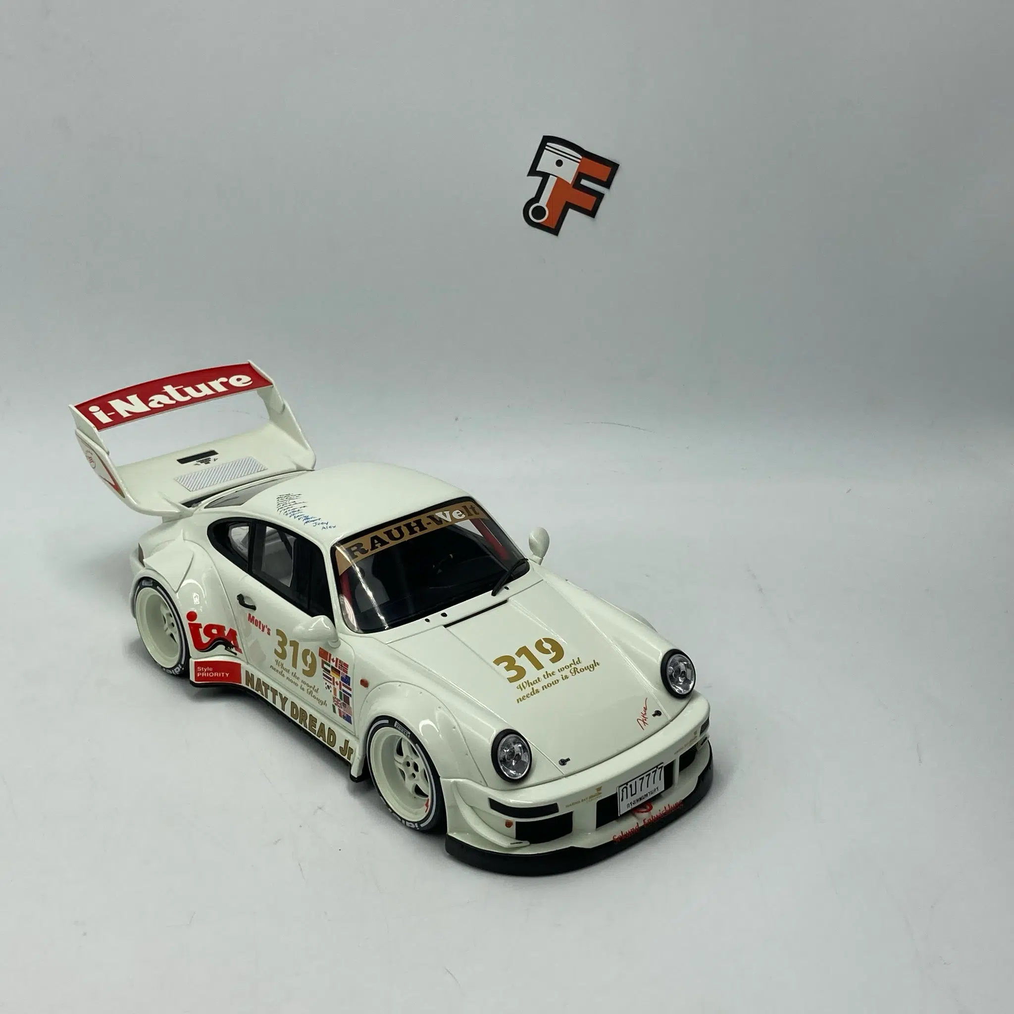 Miniature Porsche 911 964 RWB Natty Dread Jr. White 2024 1/18 vendue en Suisse