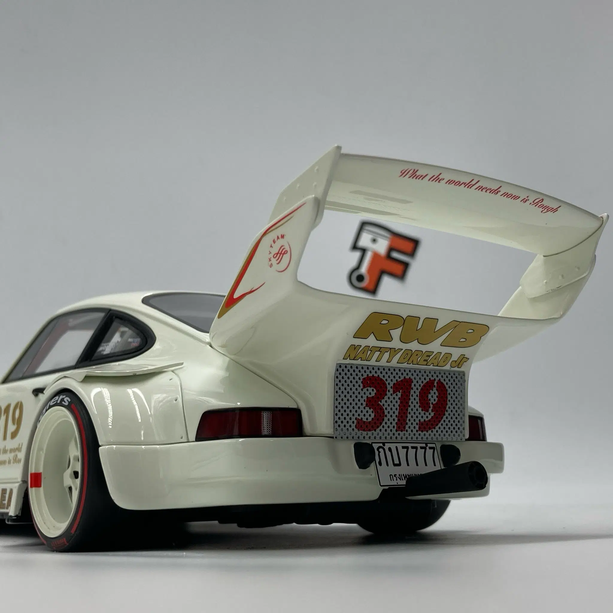 Miniature Porsche 911 964 RWB Natty Dread Jr. White 2024 1/18 vendue en Suisse