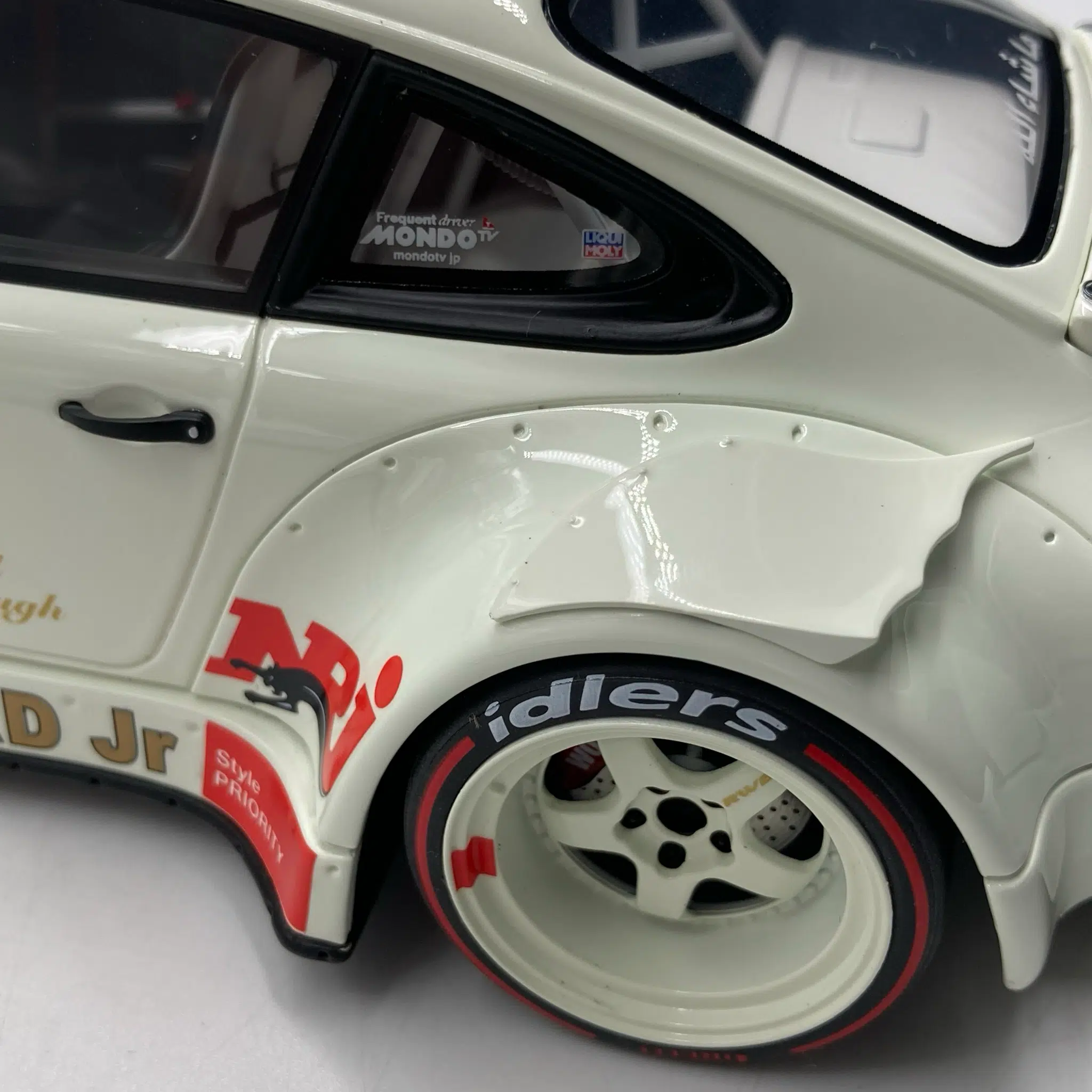 Miniature Porsche 911 964 RWB Natty Dread Jr. White 2024 1/18 vendue en Suisse