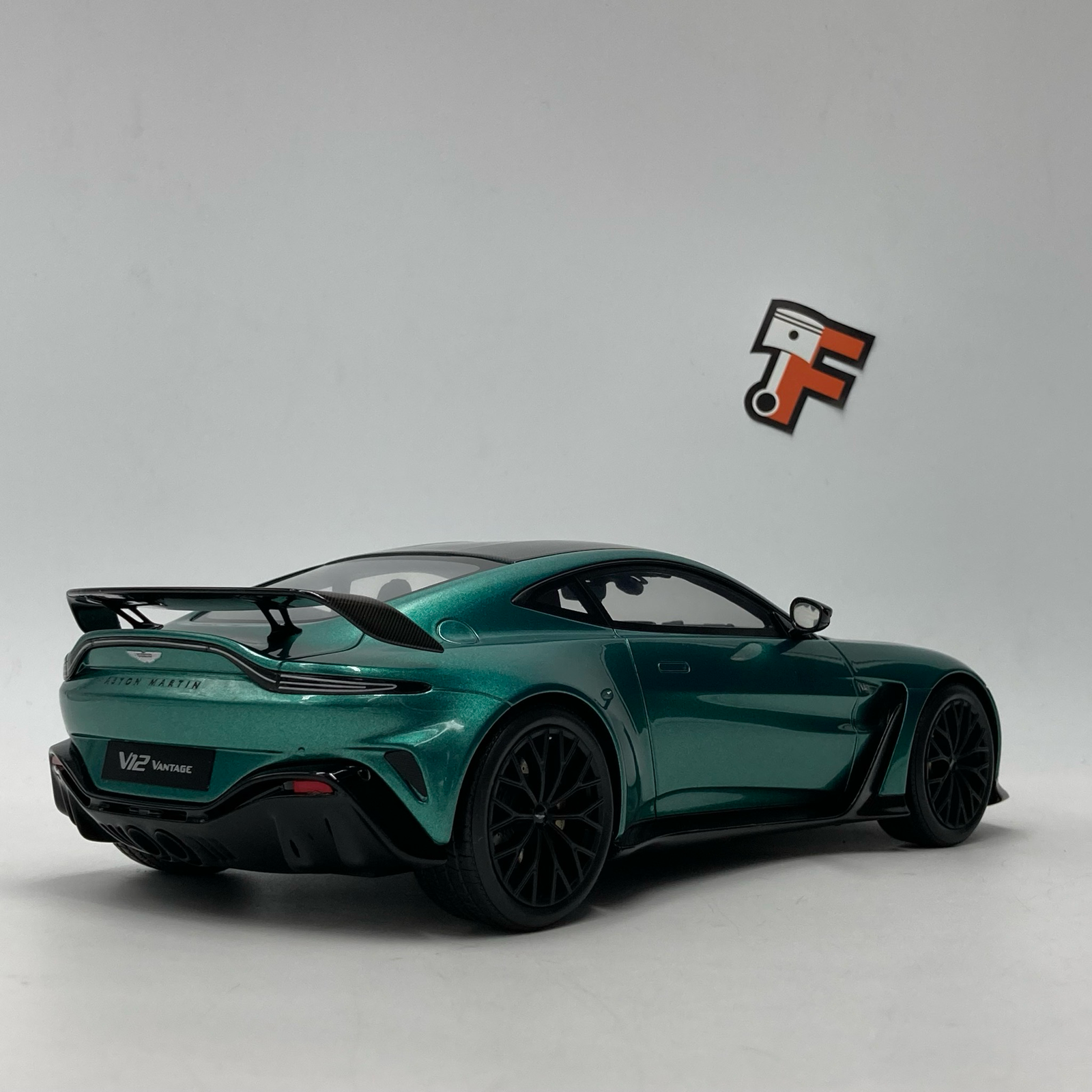 Aston Martin V12 Vantage Coupe 2023 – Image 3