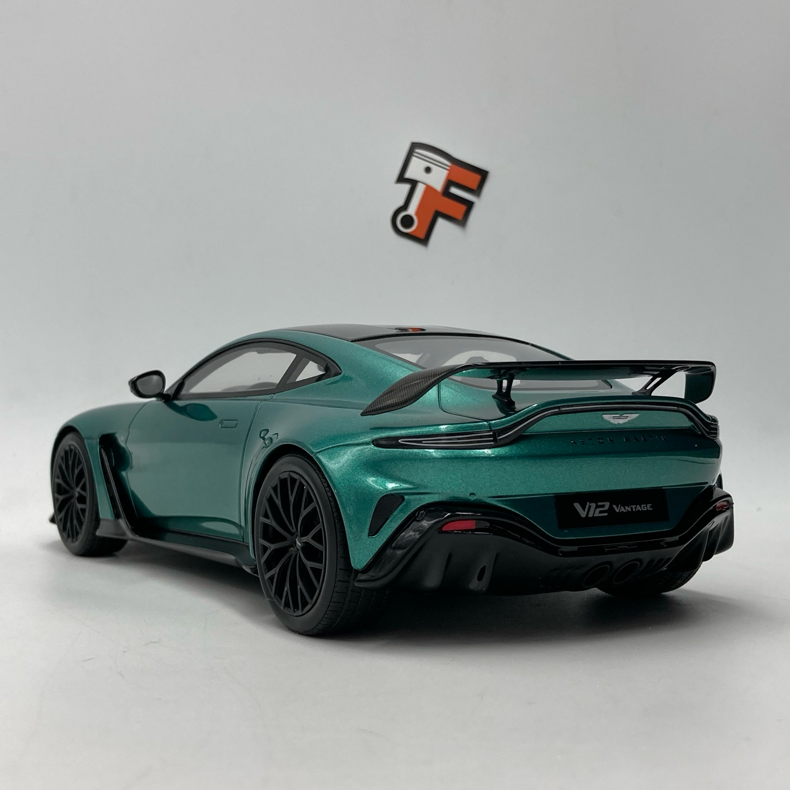 Aston Martin V12 Vantage Coupe 2023 – Image 4