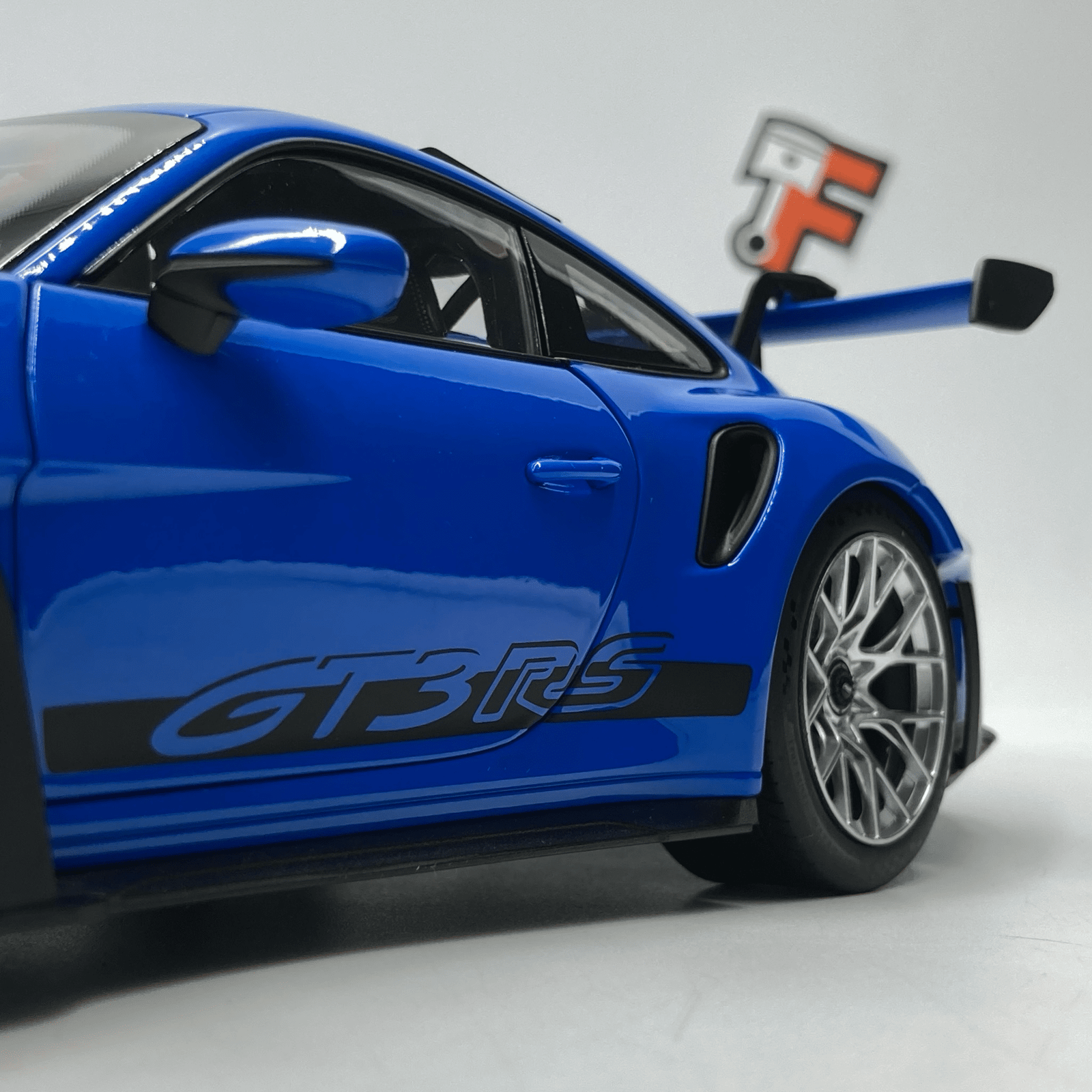 Miniature Porsche 911 GT3 RS 2022 Sharkblue vendue en Suisse