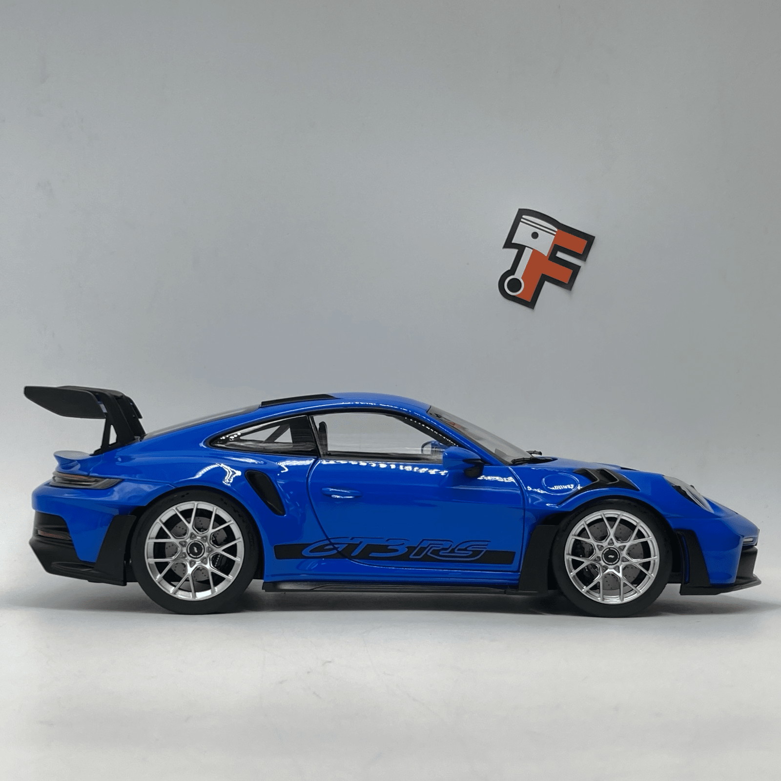 Miniature Porsche 911 GT3 RS 2022 Sharkblue vendue en Suisse