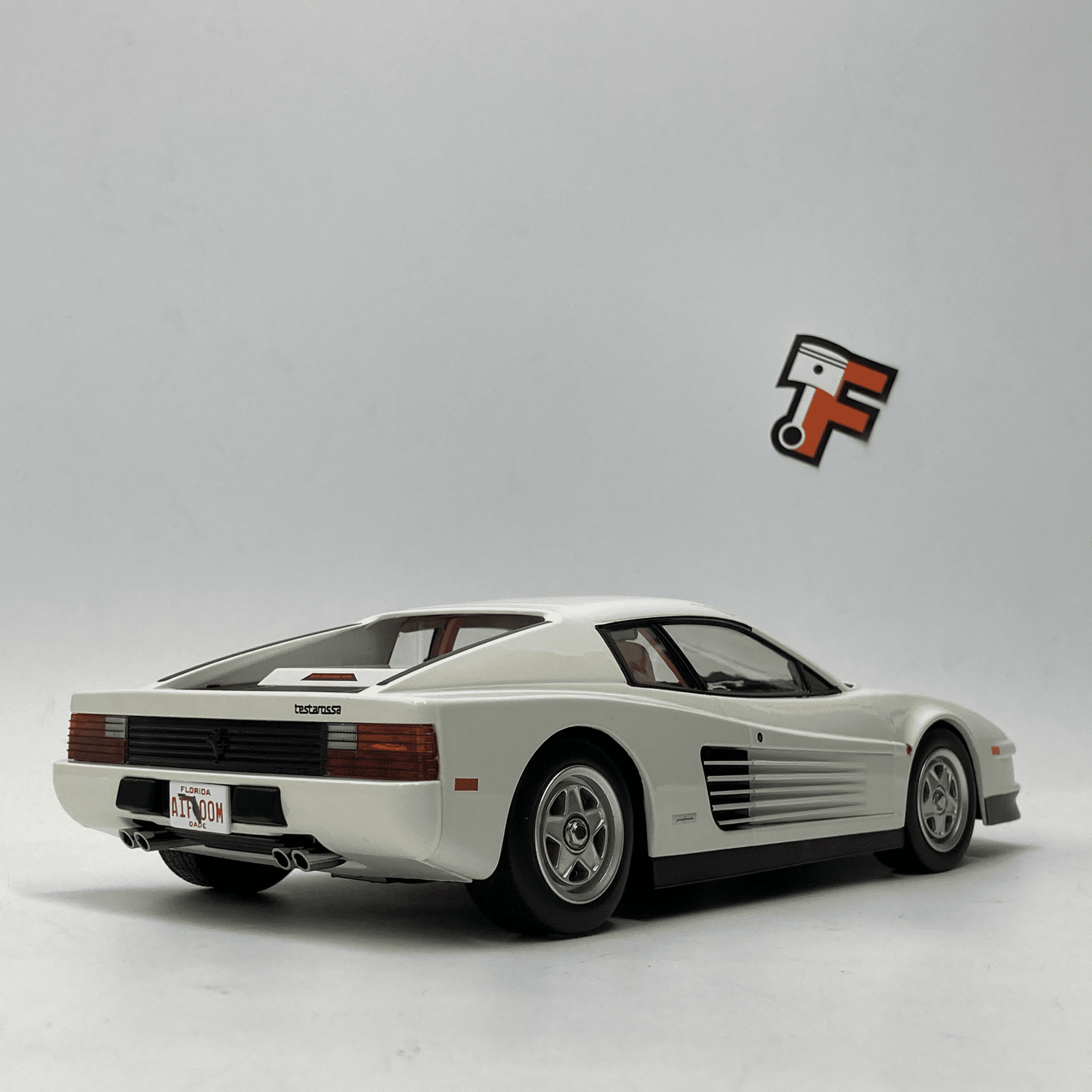 Ferrari Testarossa MKI Monospecchio Bianco 1984 – Image 3