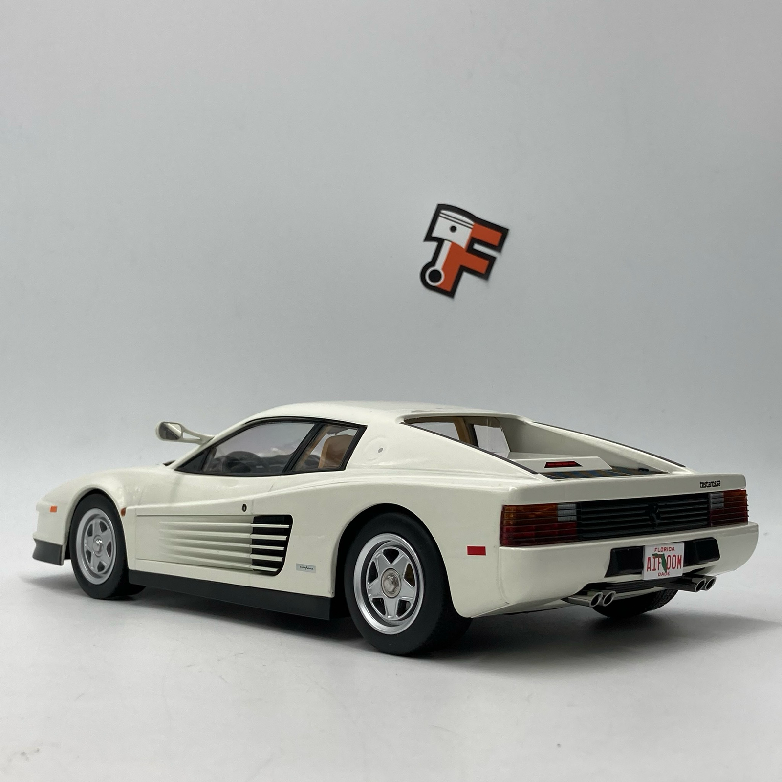 Ferrari Testarossa MKI Monospecchio Bianco 1984 – Image 4
