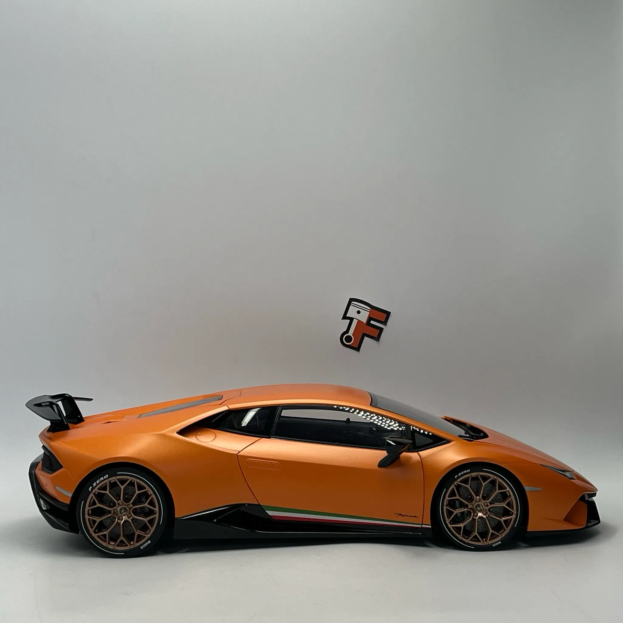 Lamborghini Huracan Performante Arancio Anthaeus 2018 1/12 – Image 2
