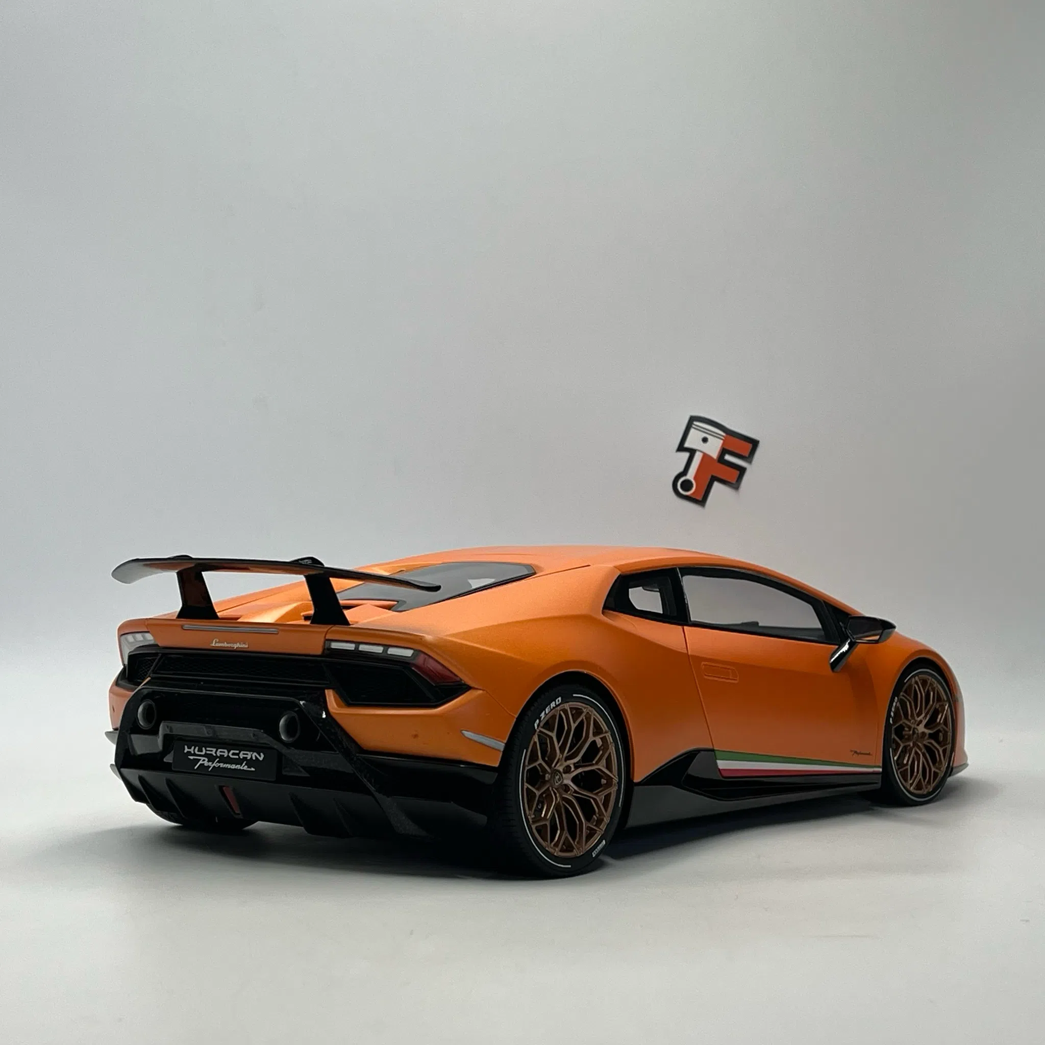 Lamborghini Huracan Performante Arancio Anthaeus 2018 1/12 – Image 3