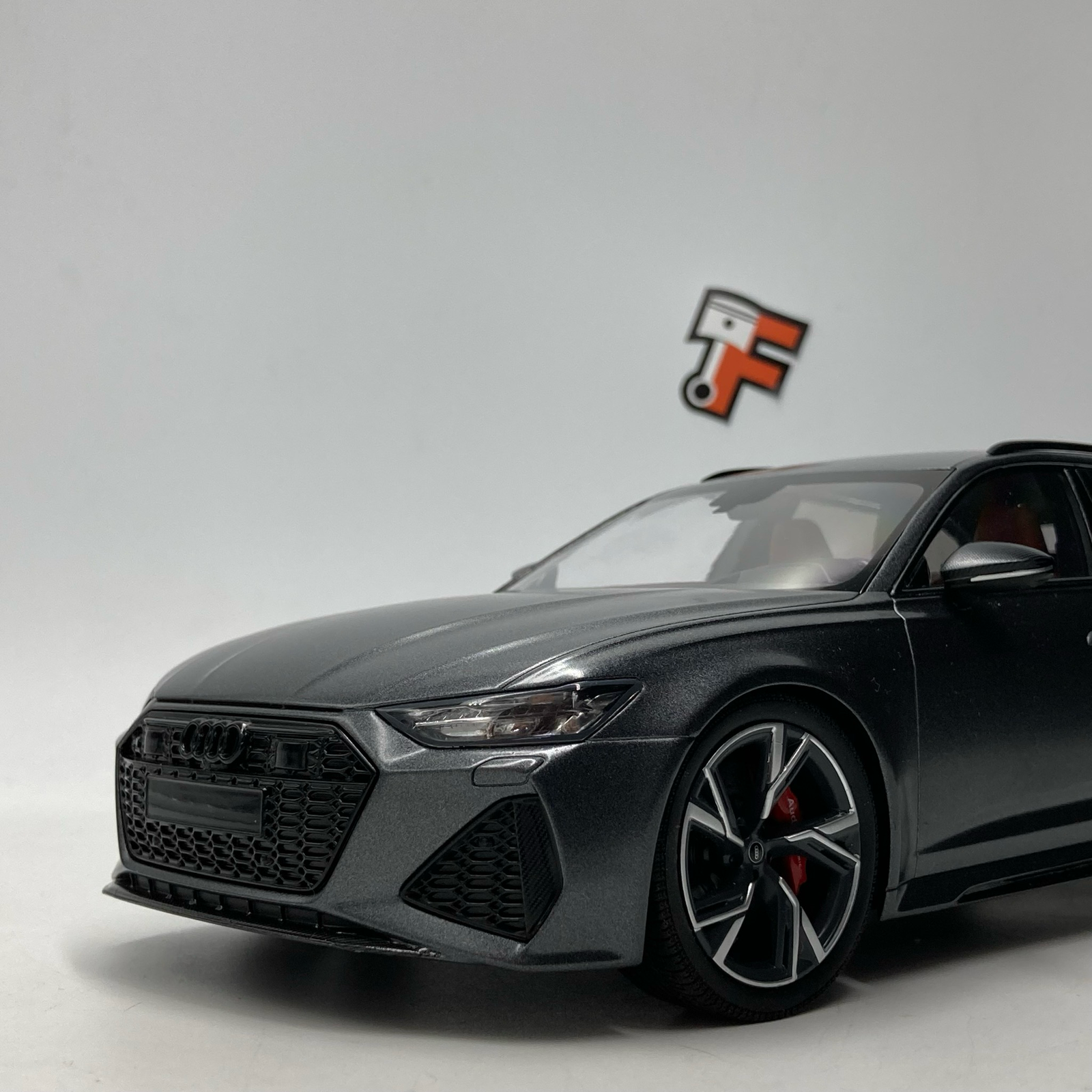 Audi RS6 C8 Avant MattGrau 2019 – Image 4
