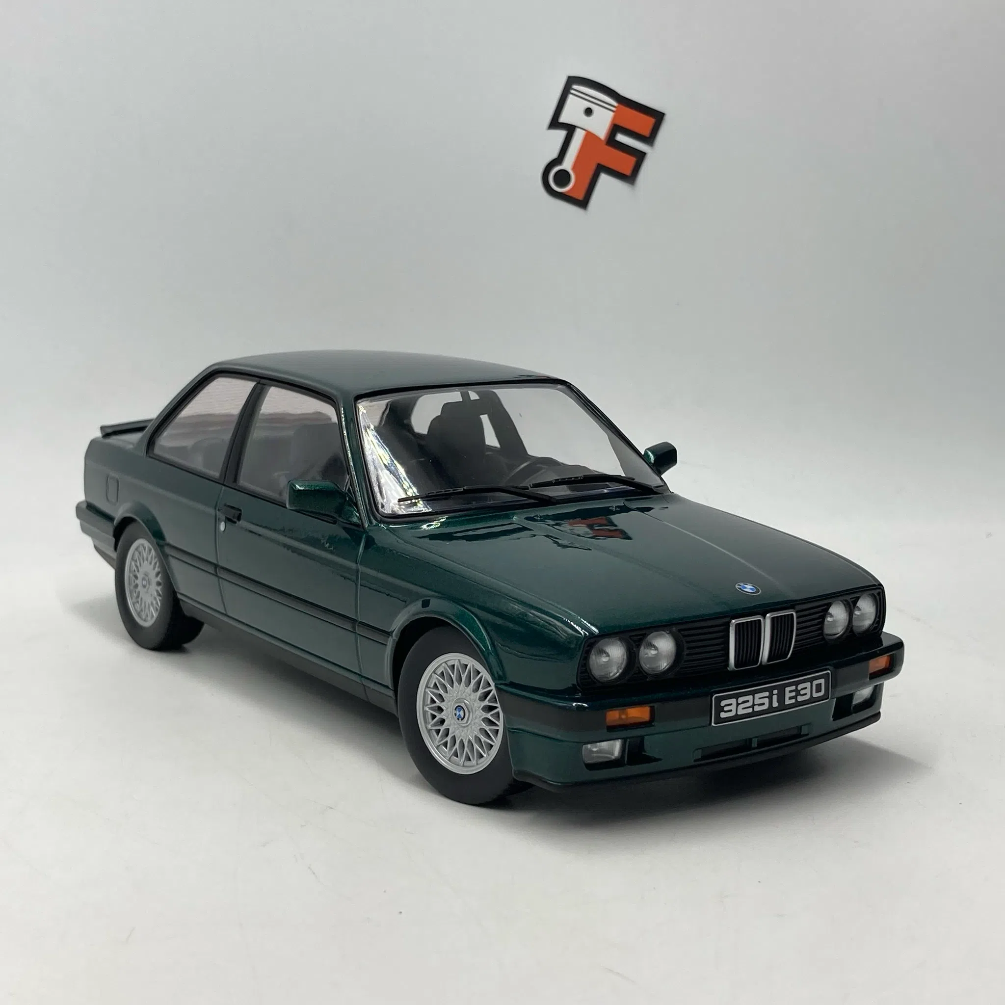 Miniature BMW 325i M-Paket 1 1987 KKDC180744 vendue en Suisse