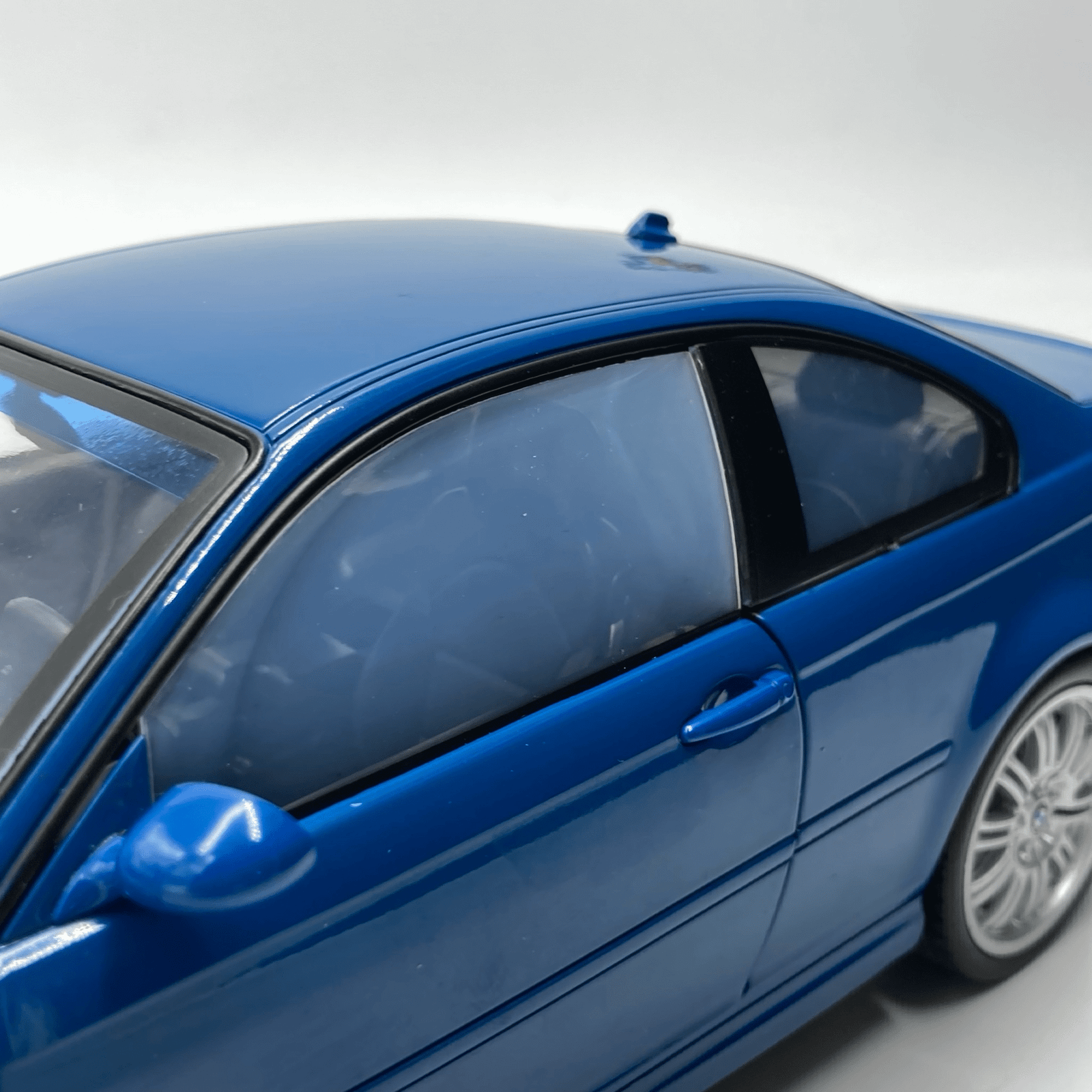 Miniature BMW M3 E46 Laguna Seca Blau 2000 vendue en Suisse