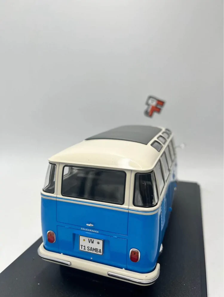 Volkswagen T1 Samba Baby Blue / White 1962 – Image 5