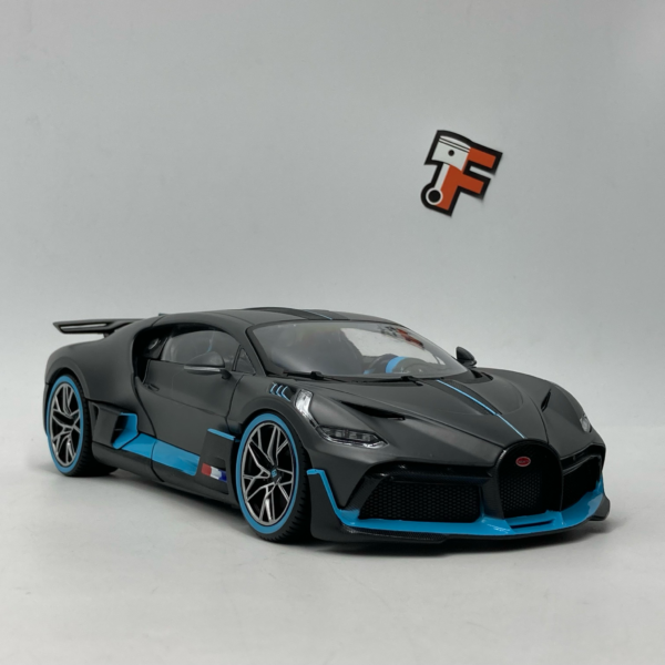 Miniature Bugatti Divo Bleu Bburago 1/18 vendue en Suisse