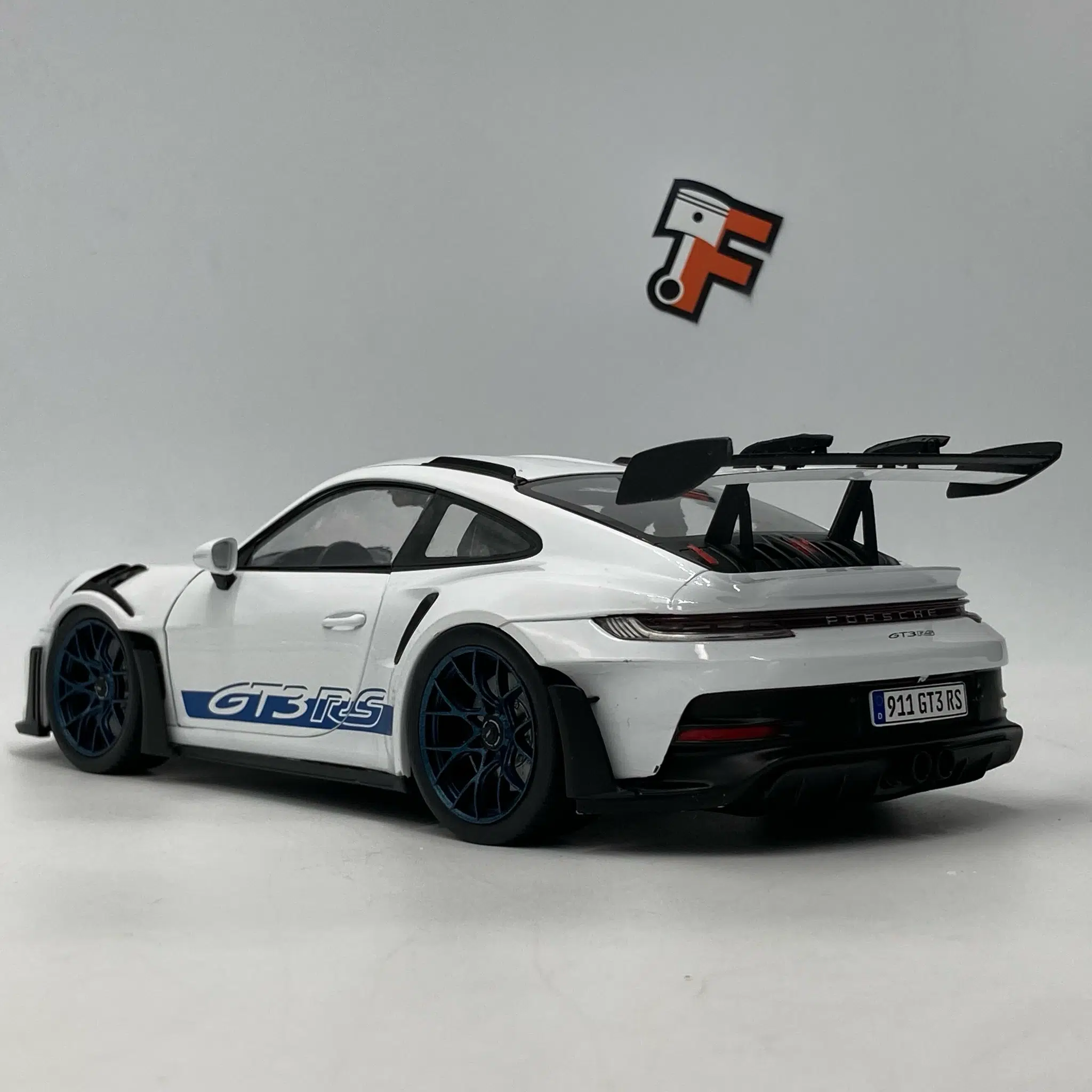 Porsche 911 992 GT3 RS 2024 – Image 4