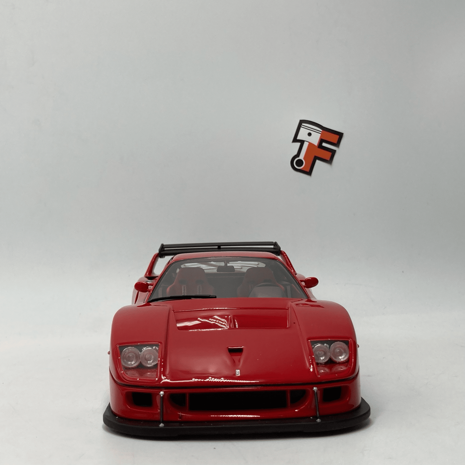Miniature Ferrari F40 LM Rosso Corsa 1989 vendue en Suisse