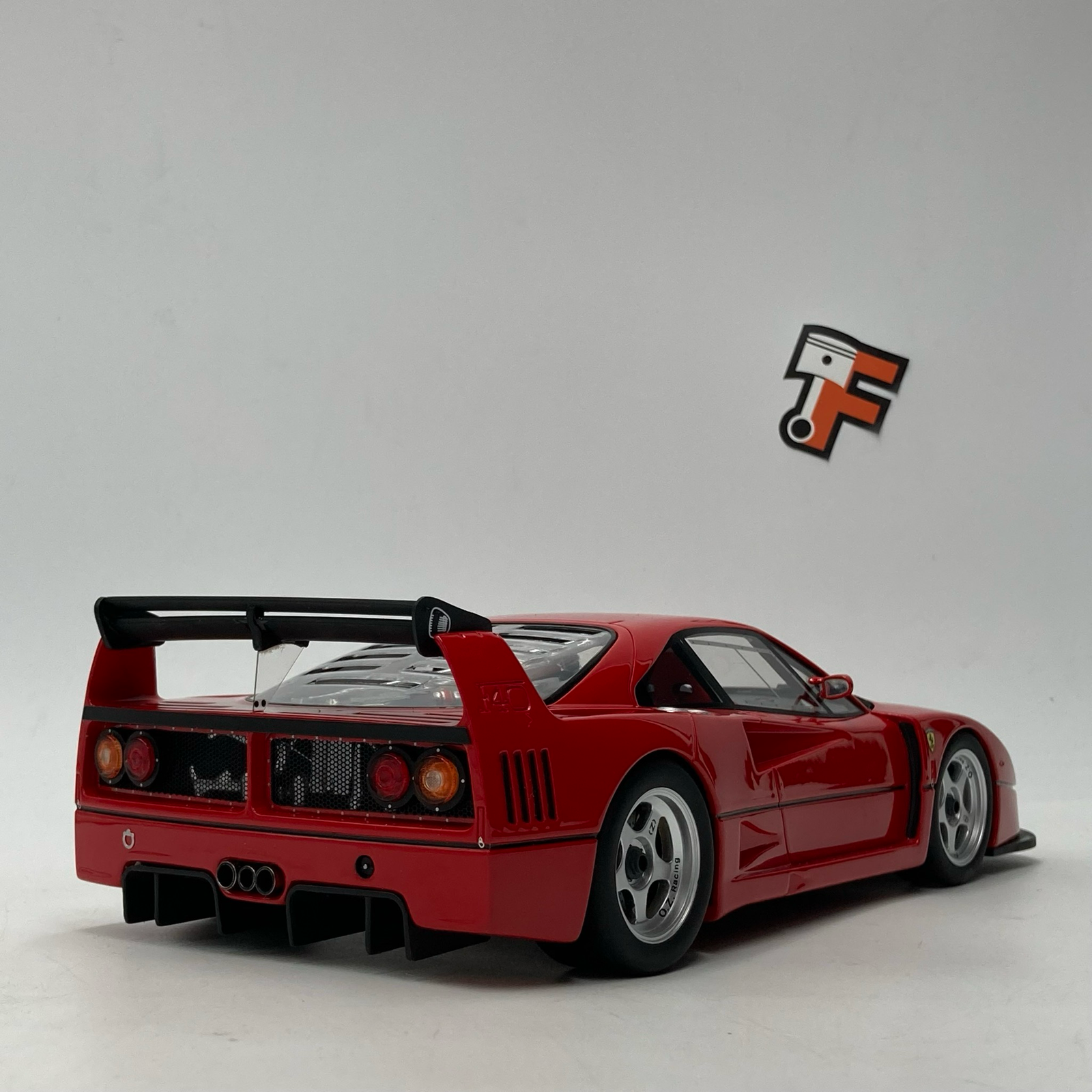 Miniature Ferrari F40 LM Rosso Corsa 1989 vendue en Suisse