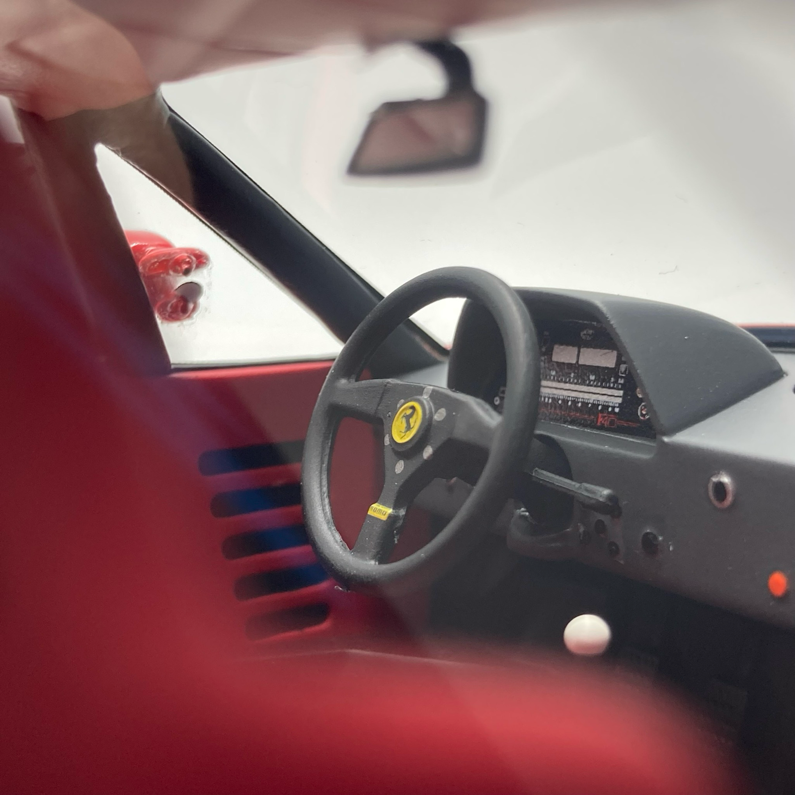 Miniature Ferrari F40 LM Rosso Corsa 1989 vendue en Suisse
