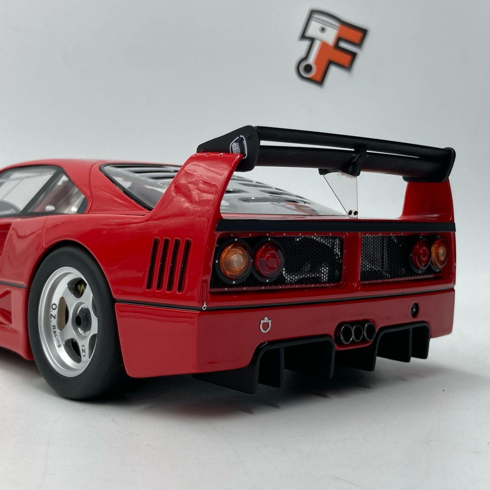 Miniature Ferrari F40 LM Rosso Corsa 1989 vendue en Suisse