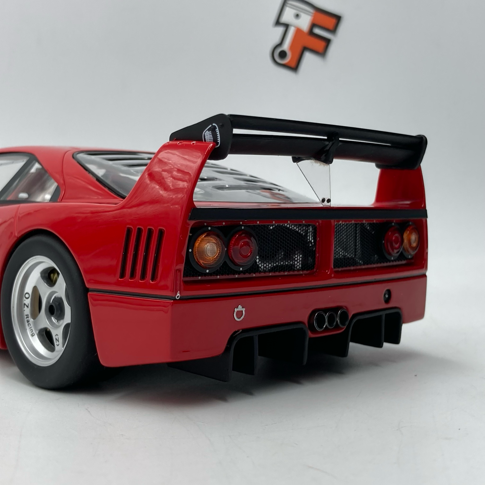 Miniature Ferrari F40 LM Rosso Corsa 1989 vendue en Suisse
