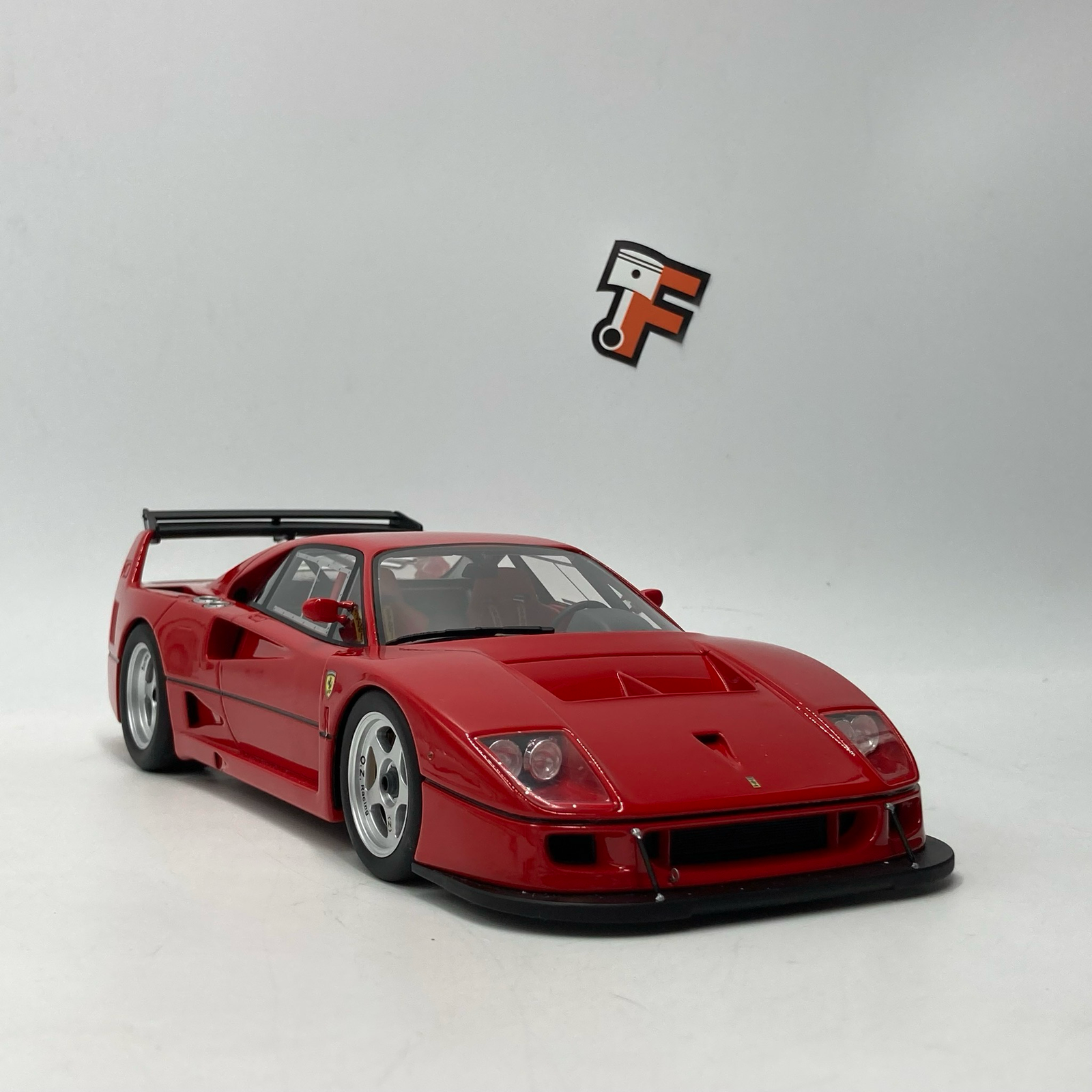 Miniature Ferrari F40 LM Rosso Corsa 1989 vendue en Suisse