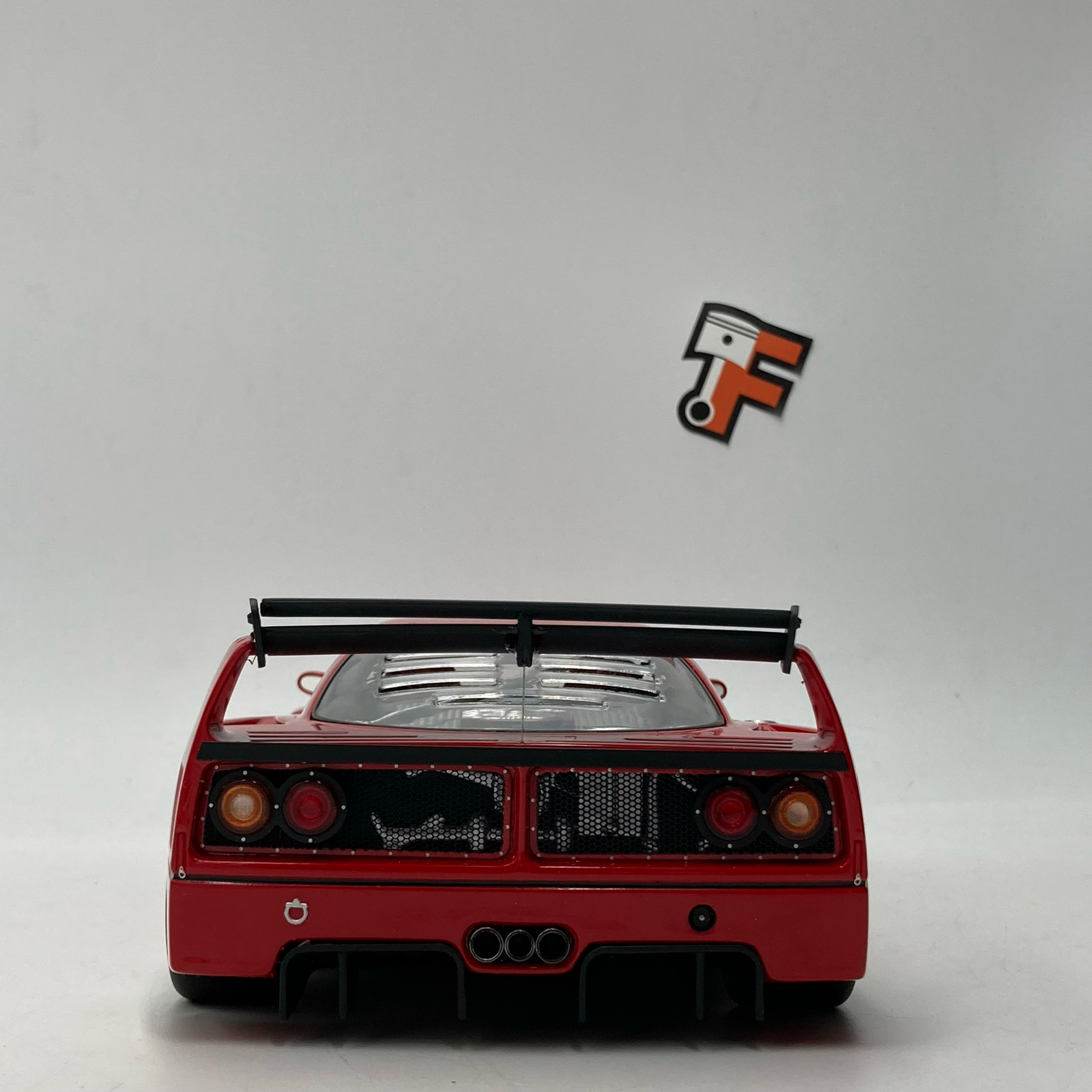 Miniature Ferrari F40 LM Rosso Corsa 1989 vendue en Suisse