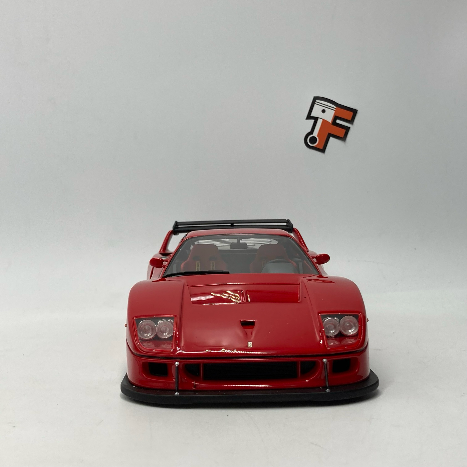 Miniature Ferrari F40 LM Rosso Corsa 1989 vendue en Suisse