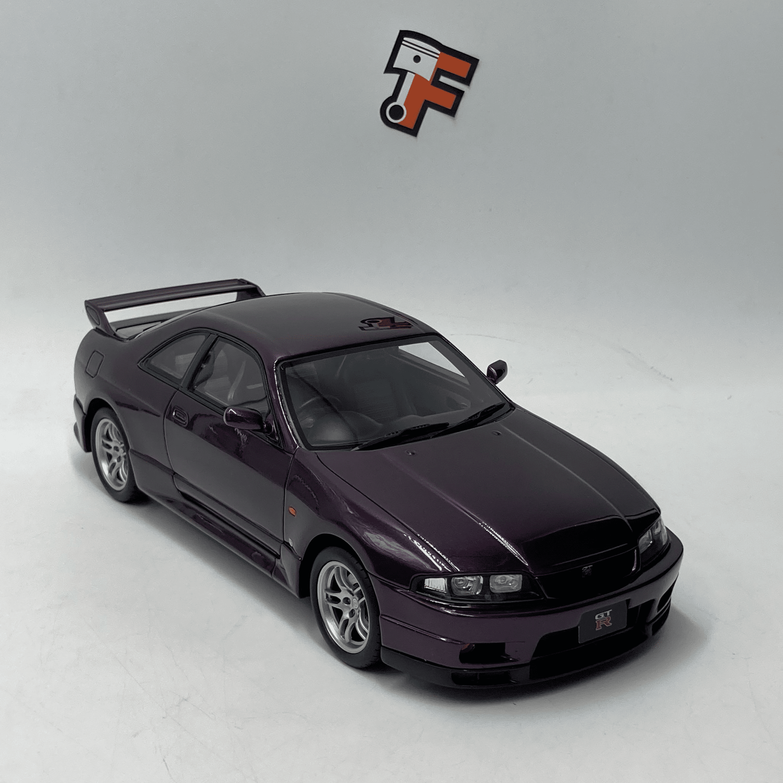 Miniature Nissan GT-R R33 V-Spec Purple vendue en Suisse