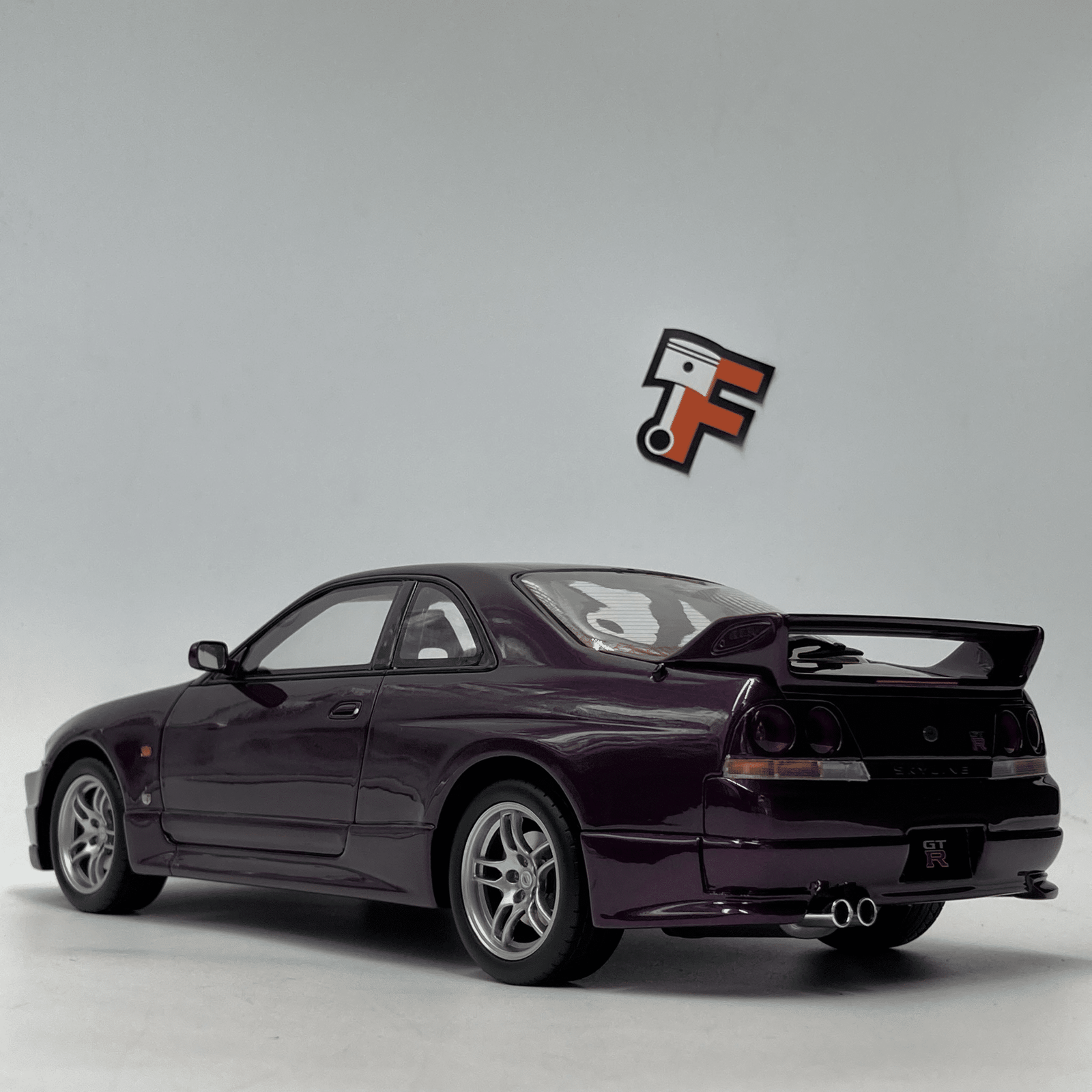 Miniature Nissan GT-R R33 V-Spec Purple vendue en Suisse