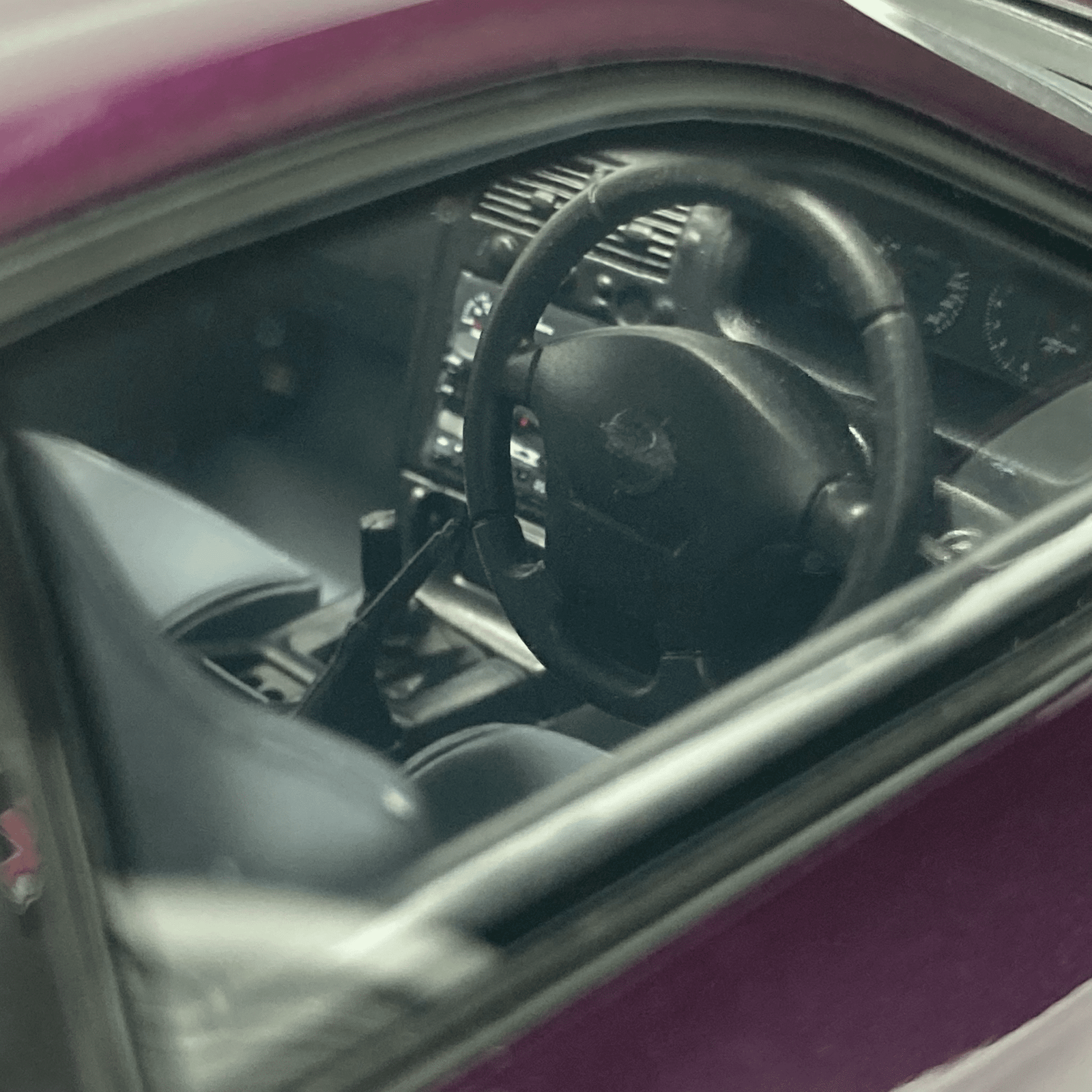 Miniature Nissan GT-R R33 V-Spec Purple vendue en Suisse