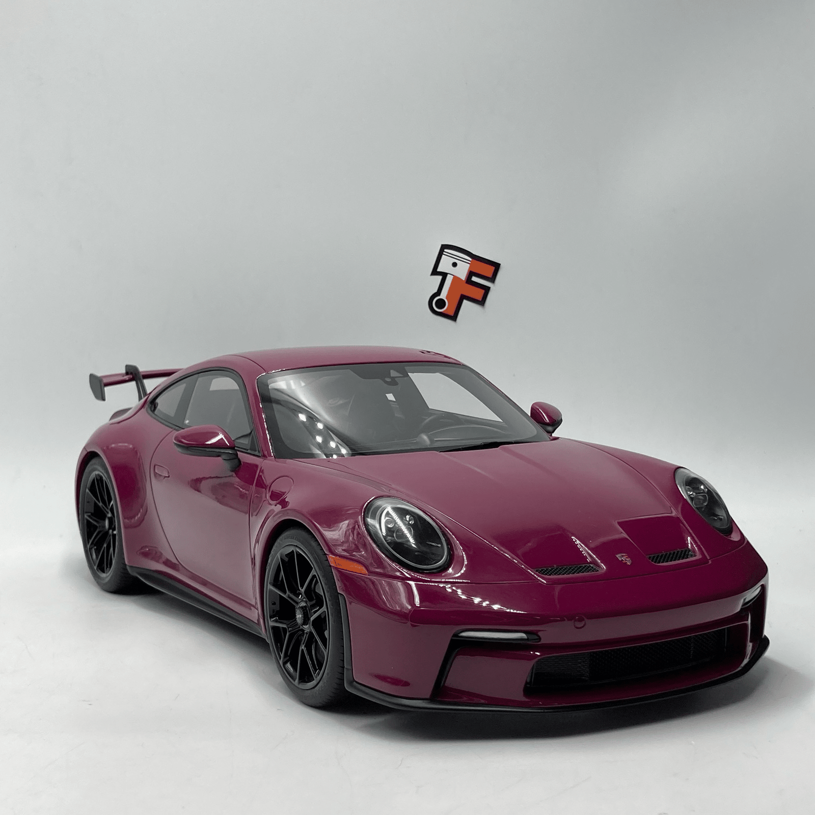 Miniature Porsche 911 GT3 992 1/12 GT Spirit GT536 vendue en Suisse