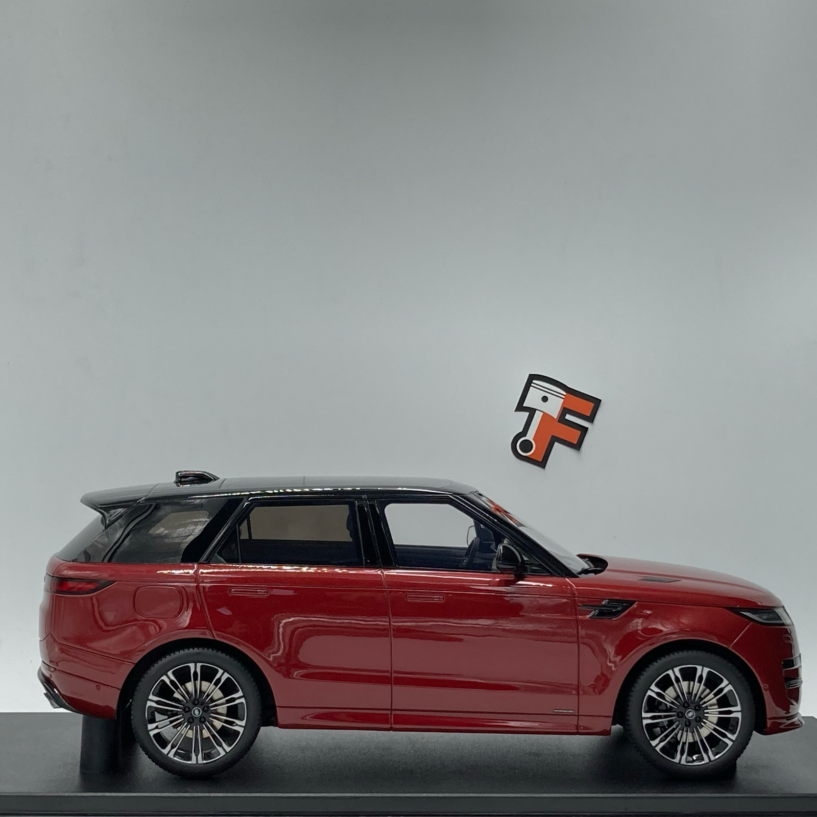 Miniature Range Rover Sport 2022 Rouge Florence vendue en Suisse