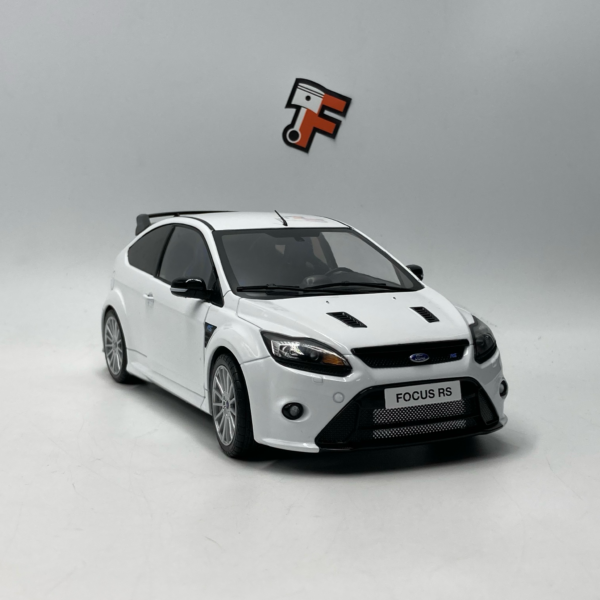 Miniature Ford Focus RS MK2 Frozen White 2009 échelle 1/18 vendue en Suisse