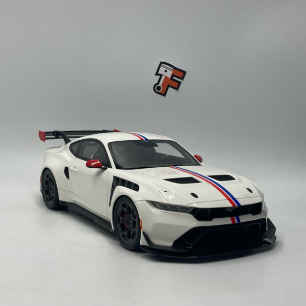 Miniature Ford Mustang GTD grise 1/18 GT Spirit vendue en Suisse