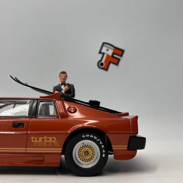 Miniature Lotus Esprit Turbo Copper 1981 James Bond 1/18 vendue en Suisse
