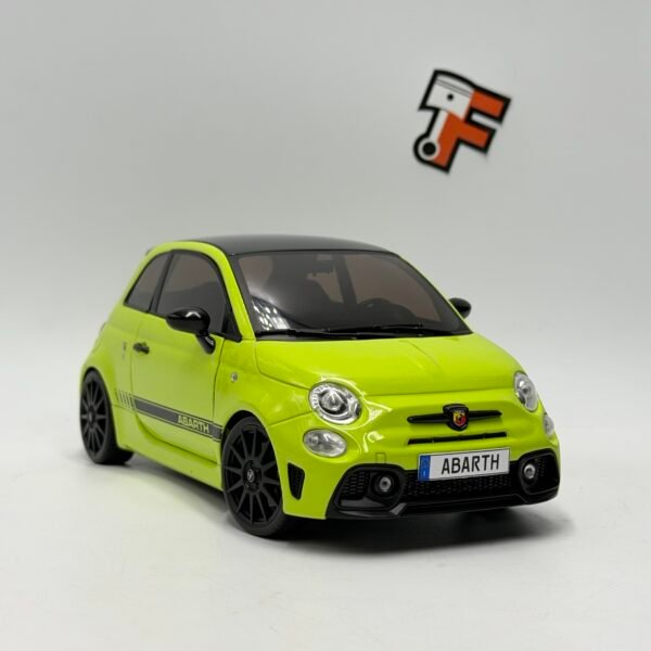 Miniature Fiat F595 Abarth 2023 verte vendue en Suisse par Frakaxessoires