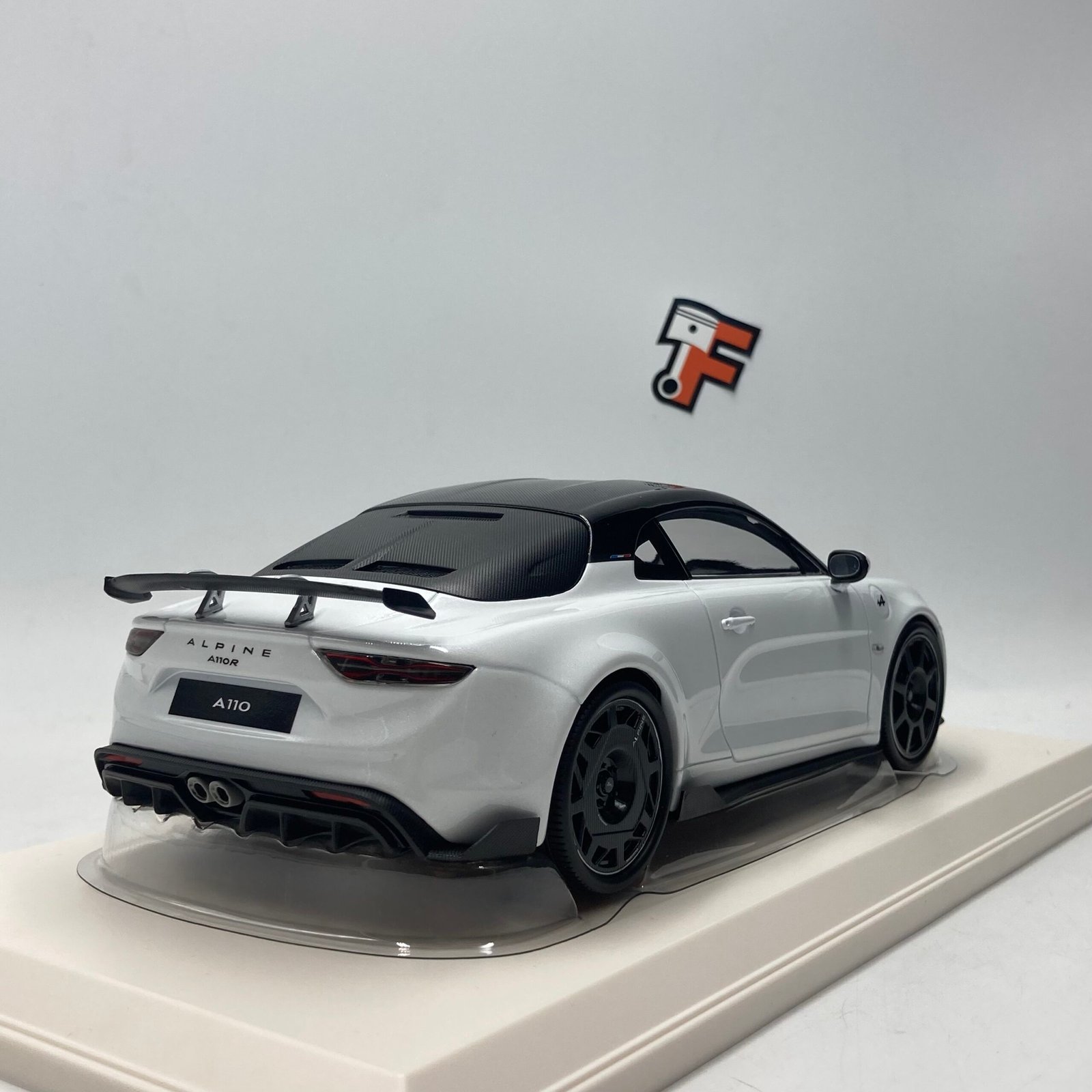 Alpine A110 R 2024 Iridescent White – Image 2