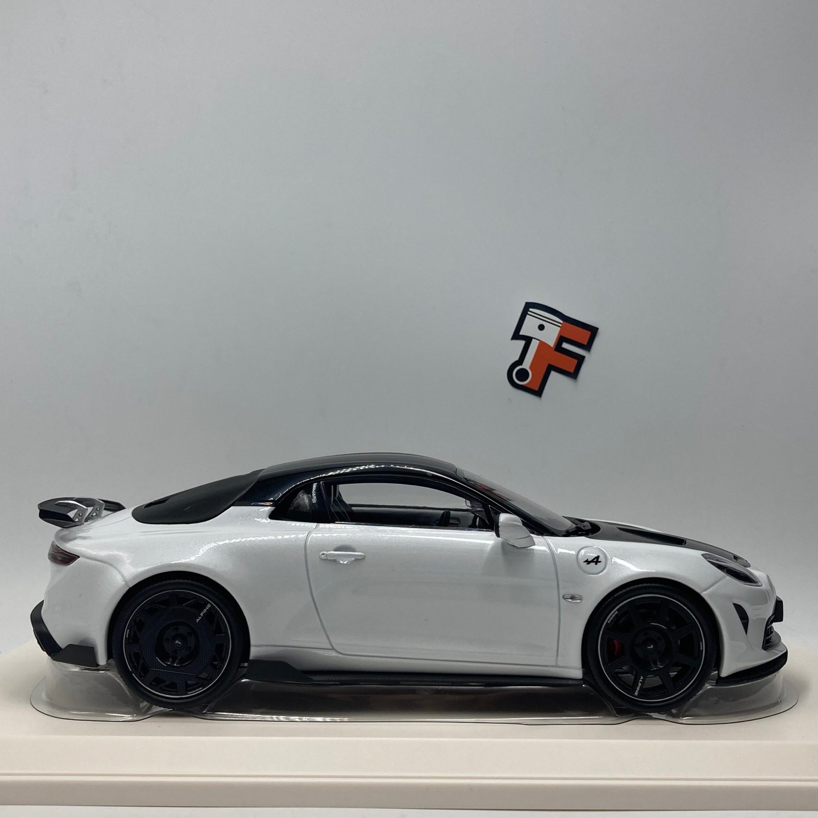 Alpine A110 R 2024 Iridescent White – Image 3