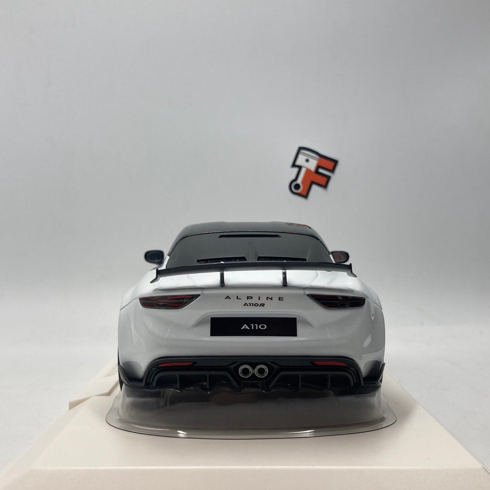 Alpine A110 R 2024 Iridescent White – Image 4