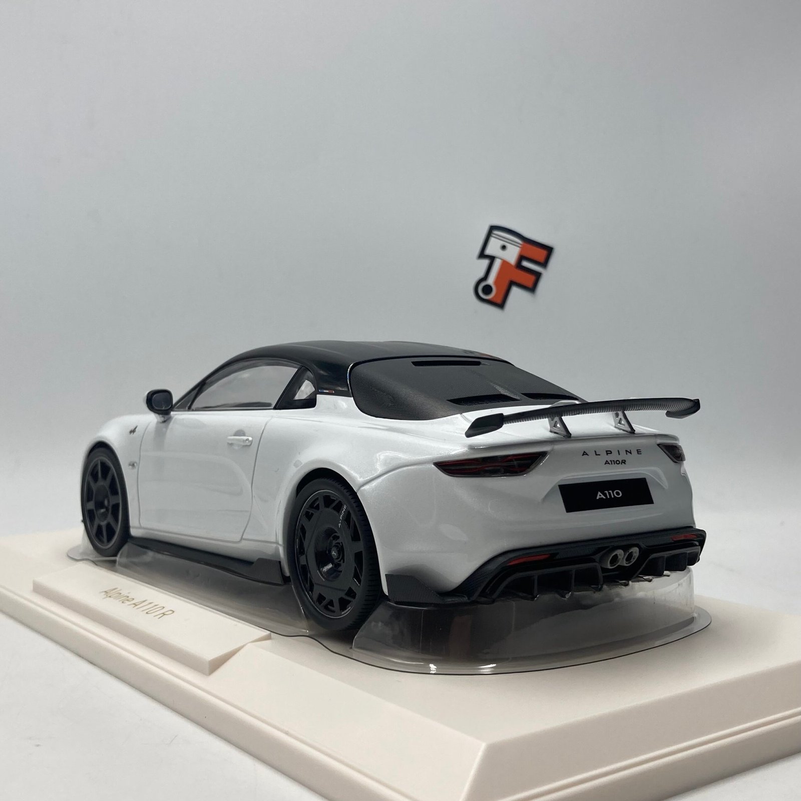 Alpine A110 R 2024 Iridescent White – Image 5