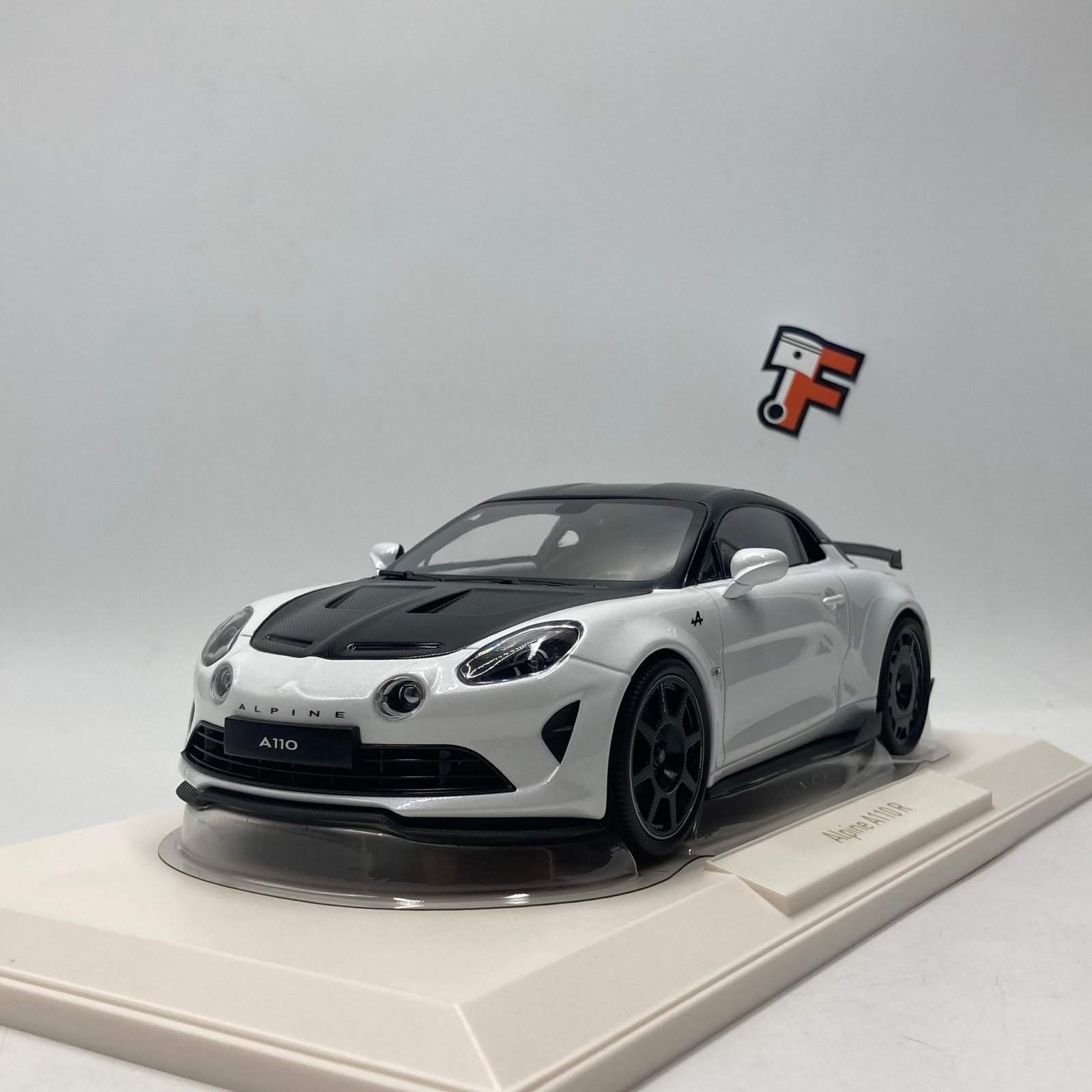 Alpine A110 R 2024 Iridescent White – Image 7