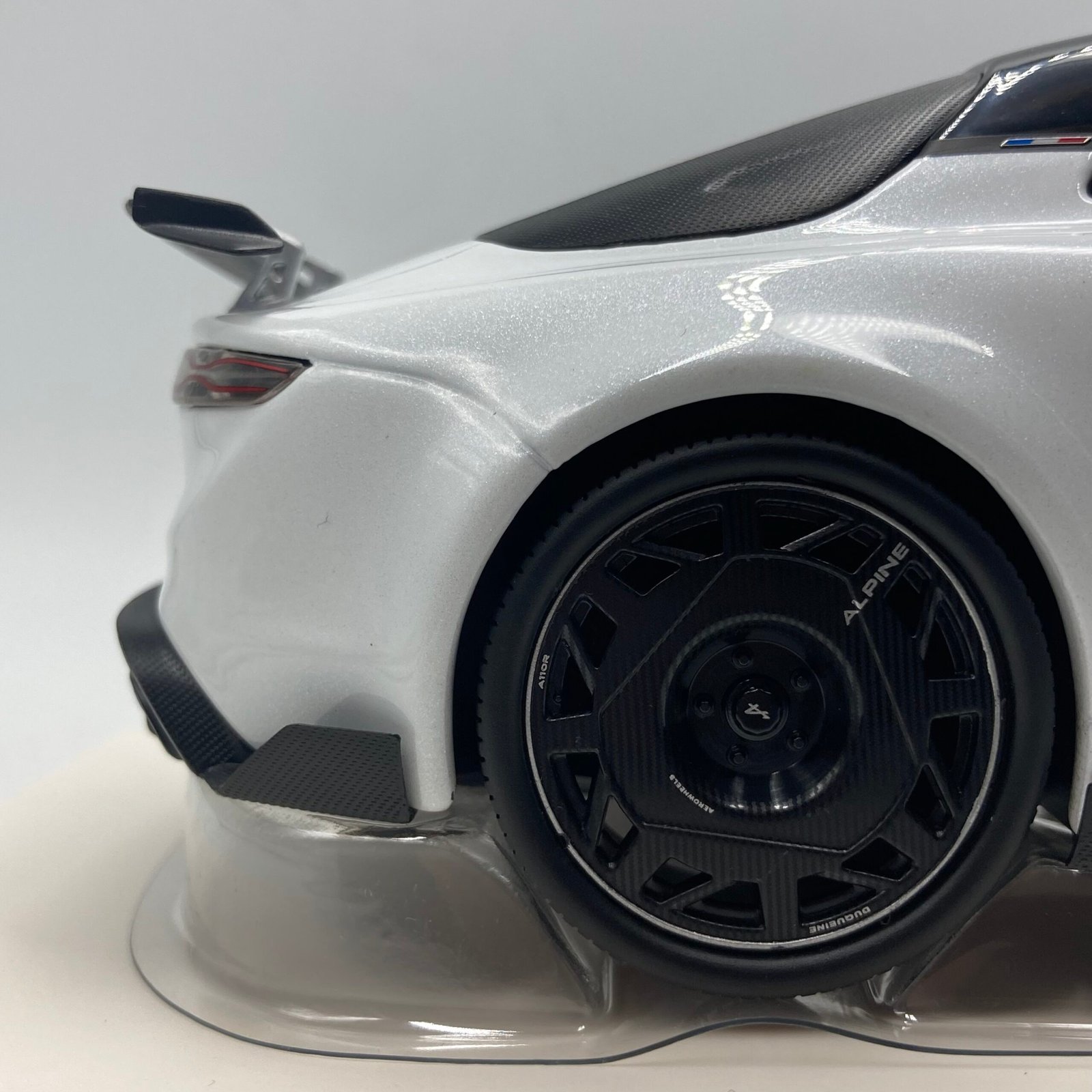 Alpine A110 R 2024 Iridescent White – Image 12