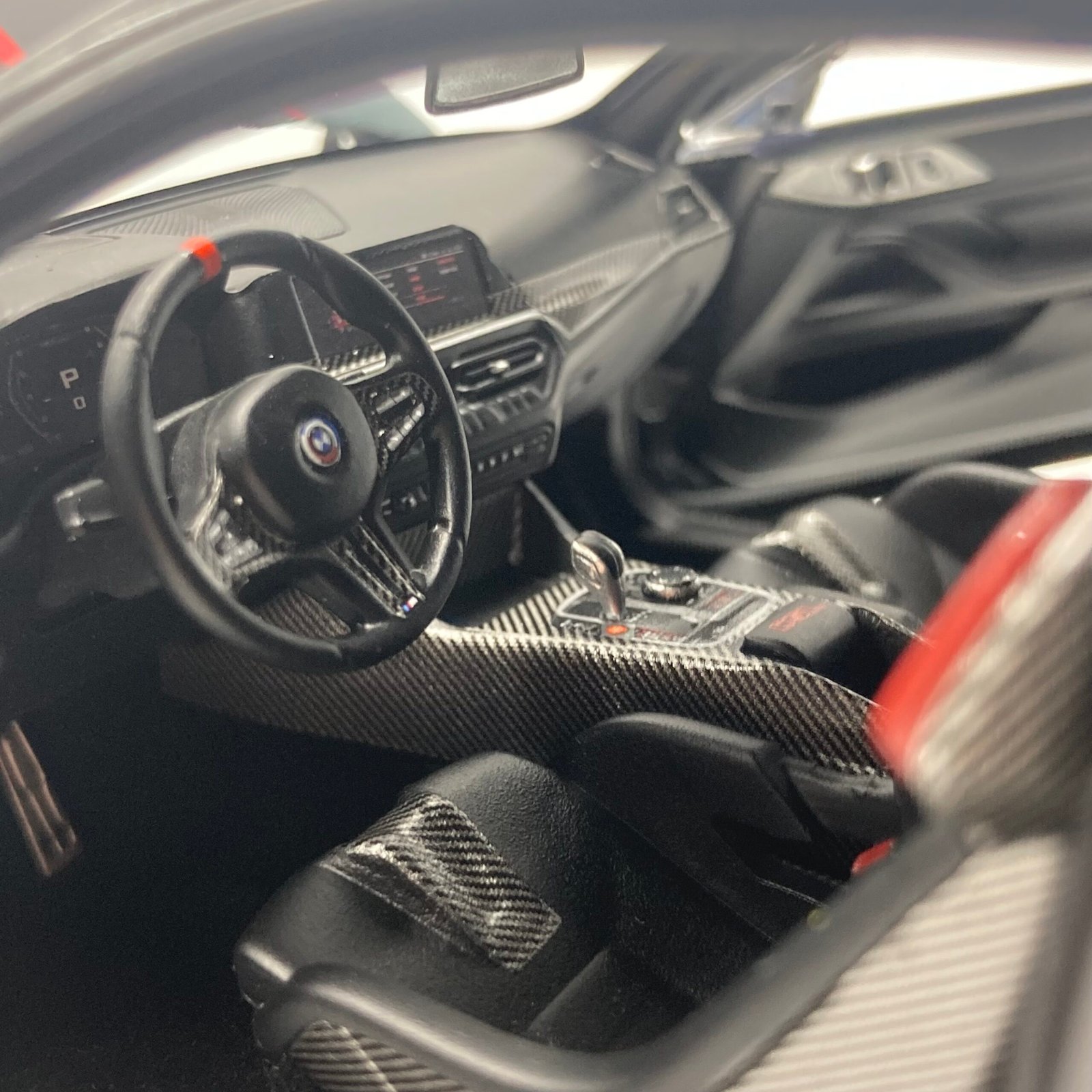 BMW M4 CSL (G82) 2023 Saphir Noir 1/18 – Image 12