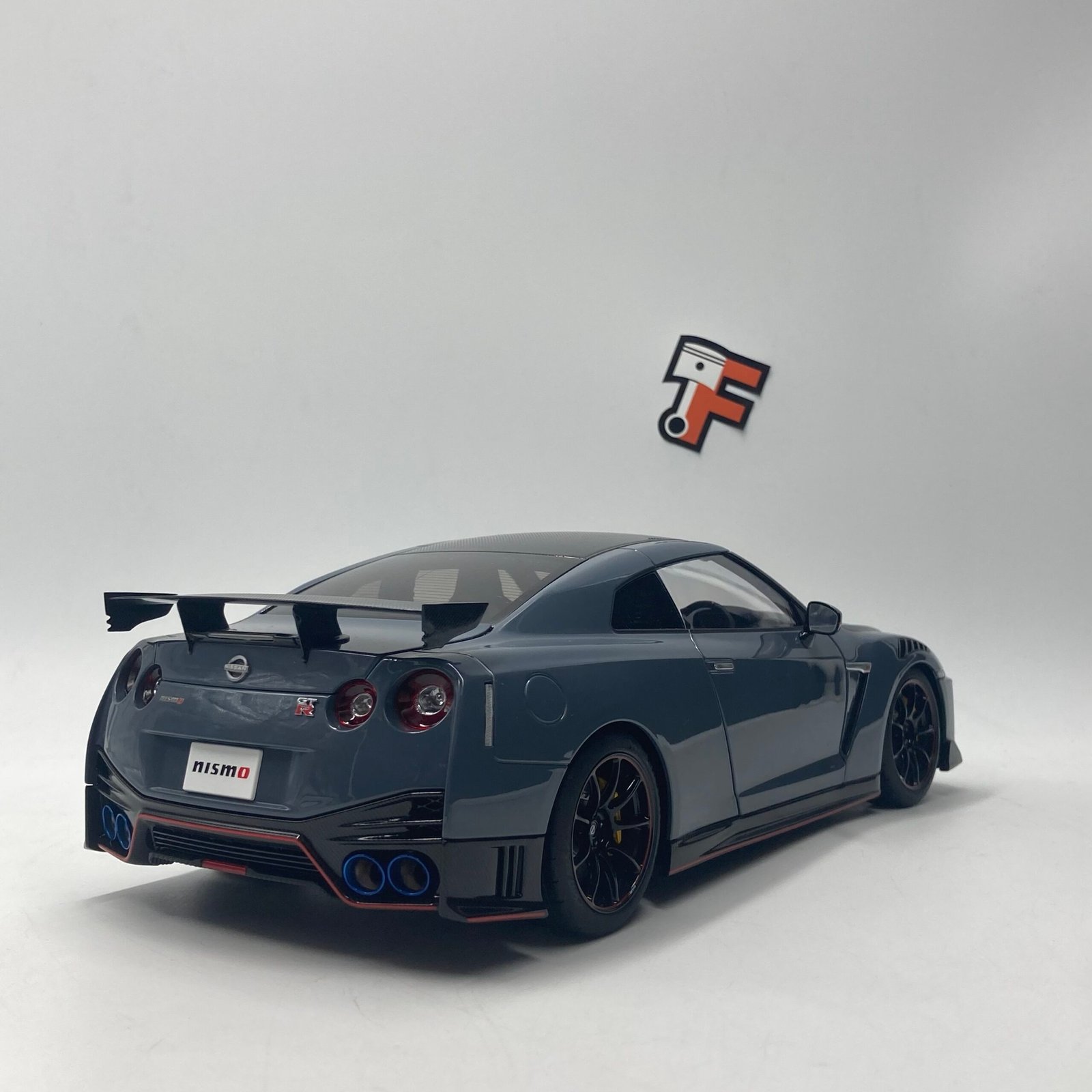Nissan GT-R (R35) Nismo Special Edition Stealth Grey 1/18 – Image 3