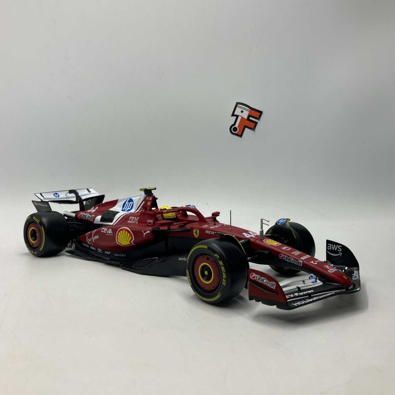 Miniature Ferrari SF-25 L. Hamilton 1/18 vendue en Suisse