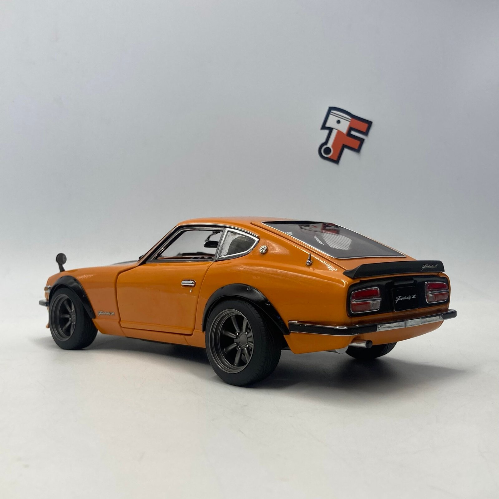 Datsun/Nissan 1971 Fairlady Z (S30) Orange – Image 5