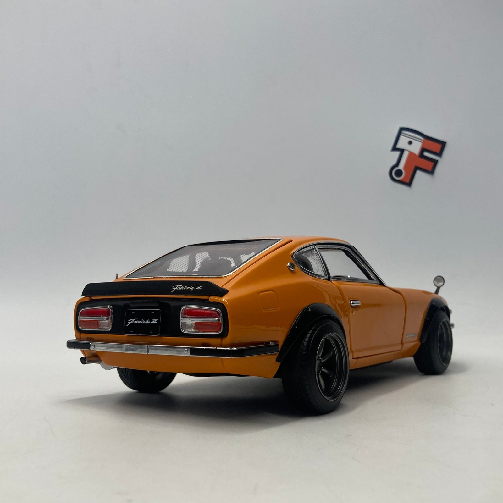 Datsun/Nissan 1971 Fairlady Z (S30) Orange – Image 7