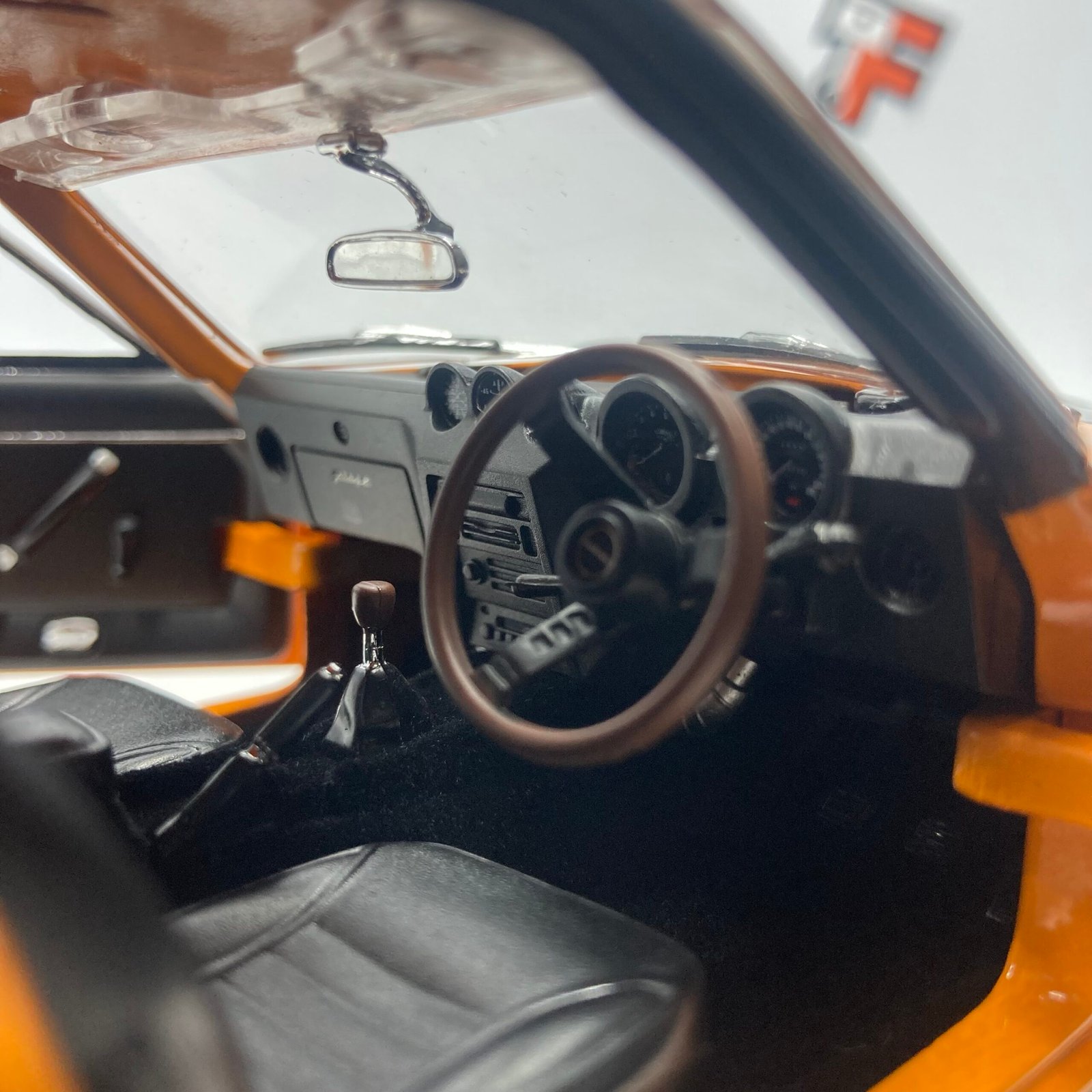 Datsun/Nissan 1971 Fairlady Z (S30) Orange – Image 9